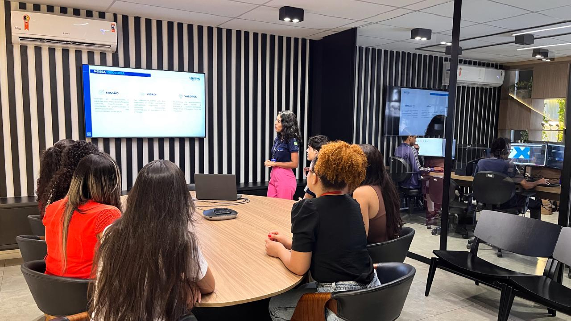 Visita Técnica dos Alunos de Psicologia na Kothe Transportes