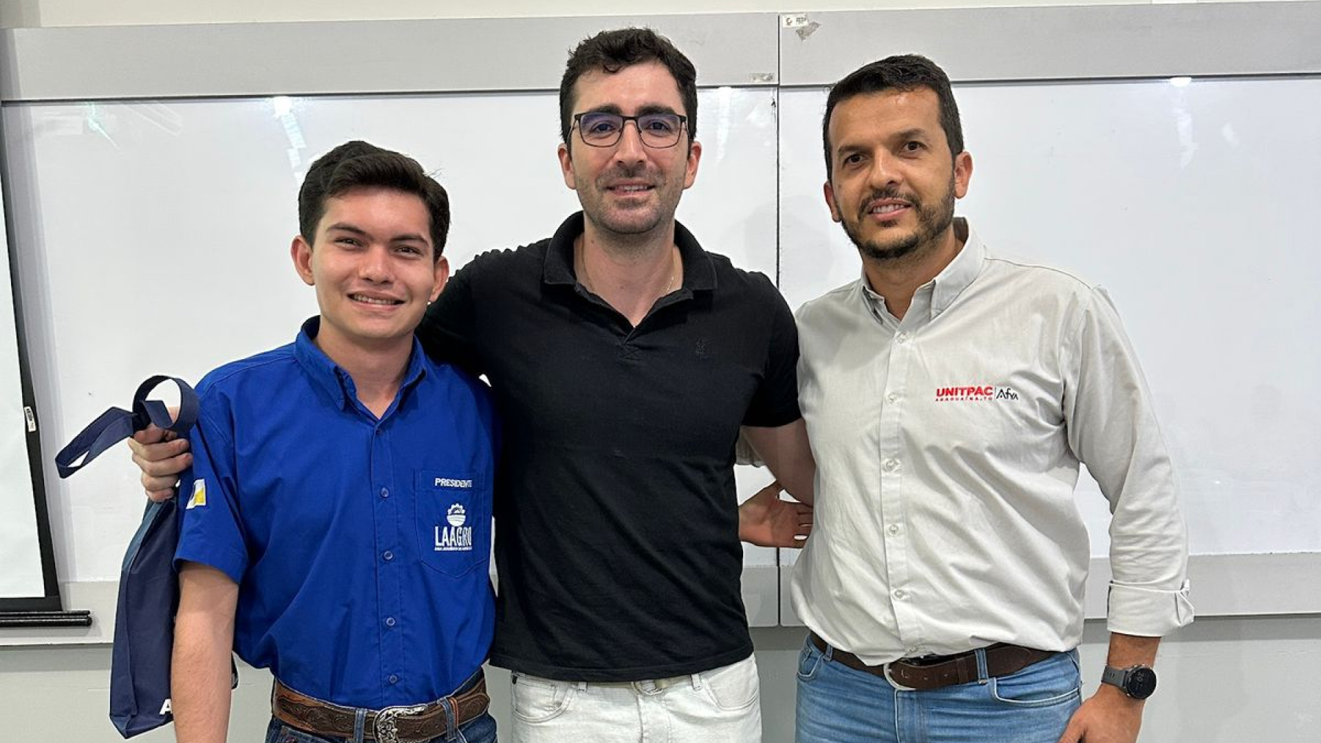 Palestra Sobre Gramas Enriquece a Disciplina de Floricultura e Paisagismo no Curso de Agronomia