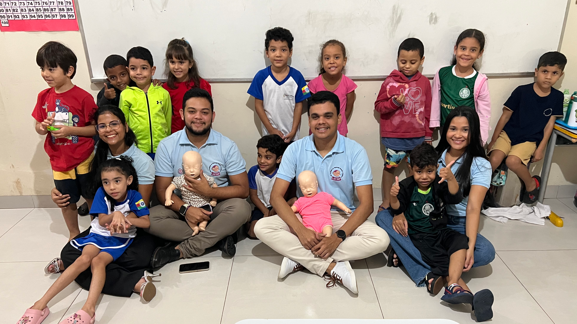 Acadêmicos promovem ação sobre primeiros socorros e prevenção de engasgos em creche