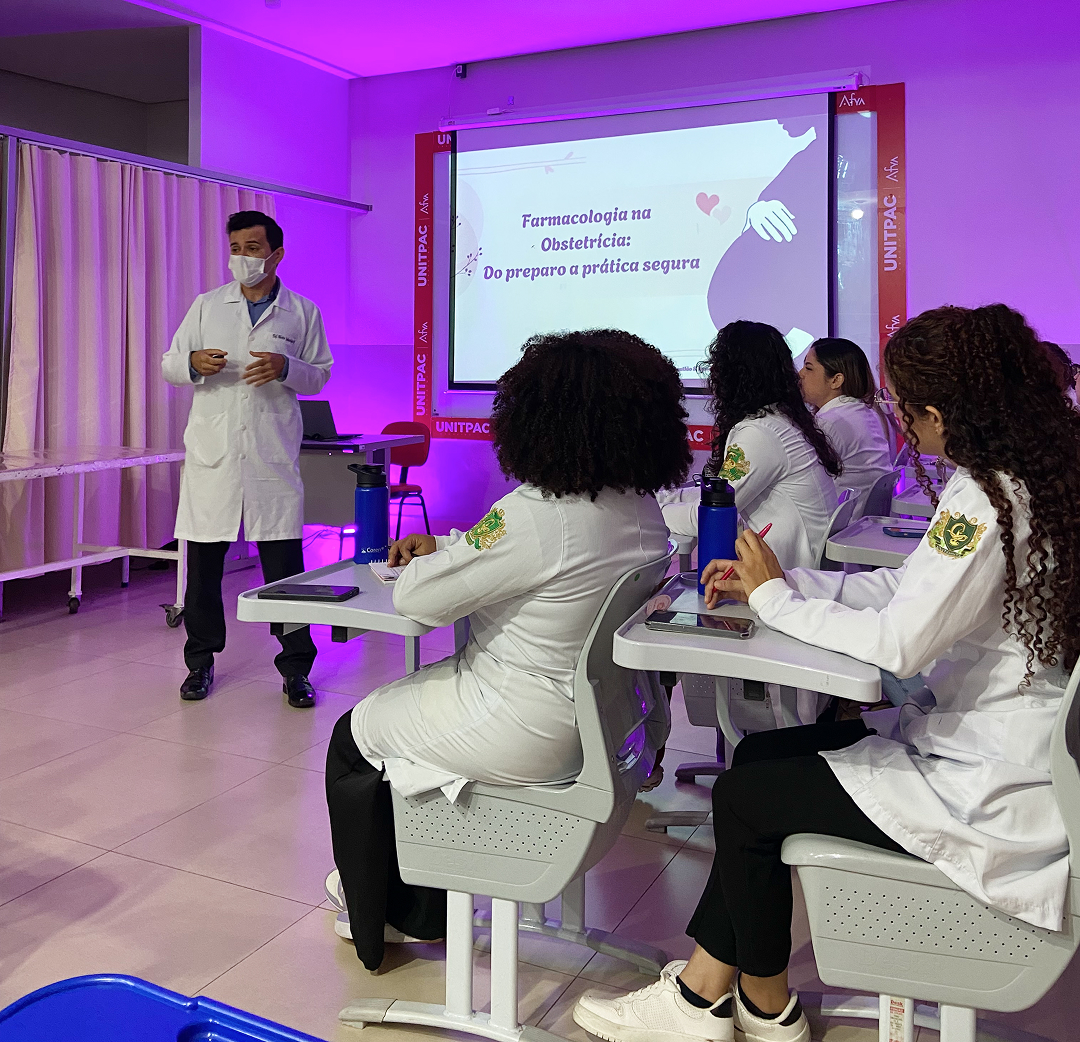 Liga Acadêmica de Obstetrícia em Enfermagem promove minicurso sobre farmacologia na assistência obstétrica
