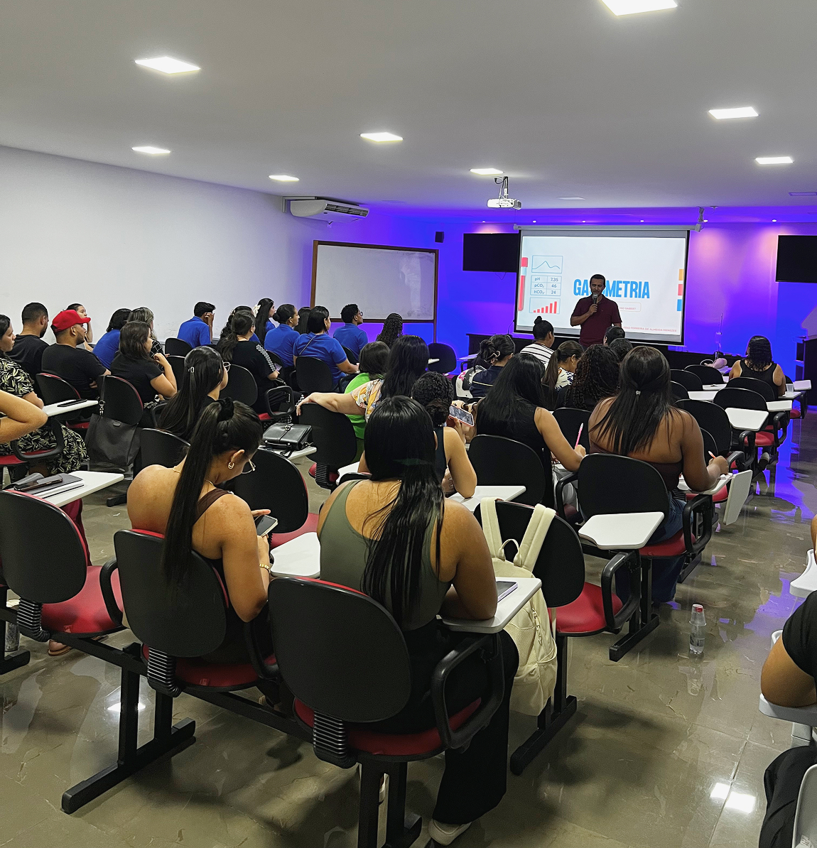 LAETI promove aulão sobre Gasometria Arterial e fortalece a formação de estudantes de Enfermagem