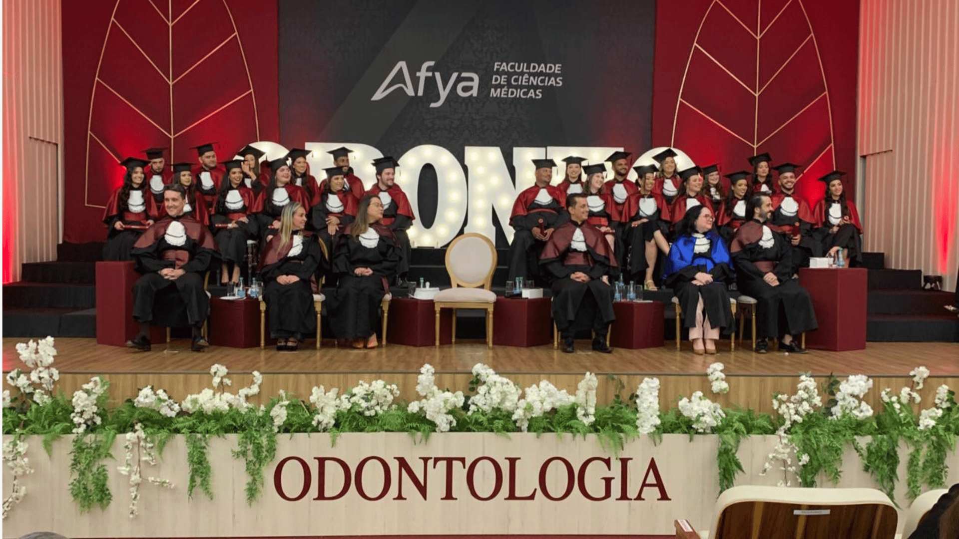 Quinta Turma de Odontologia Realiza Colação de Grau