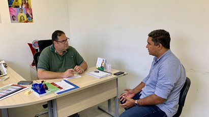 Diretor fecha parceria com Vila Olímpica