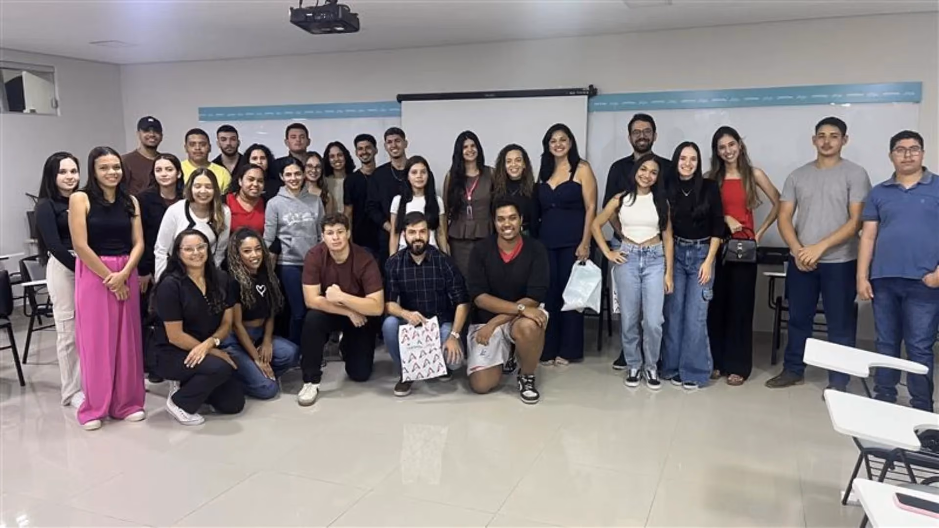 Feira de Especialidades Farmacêuticas amplia horizontes dos acadêmicos