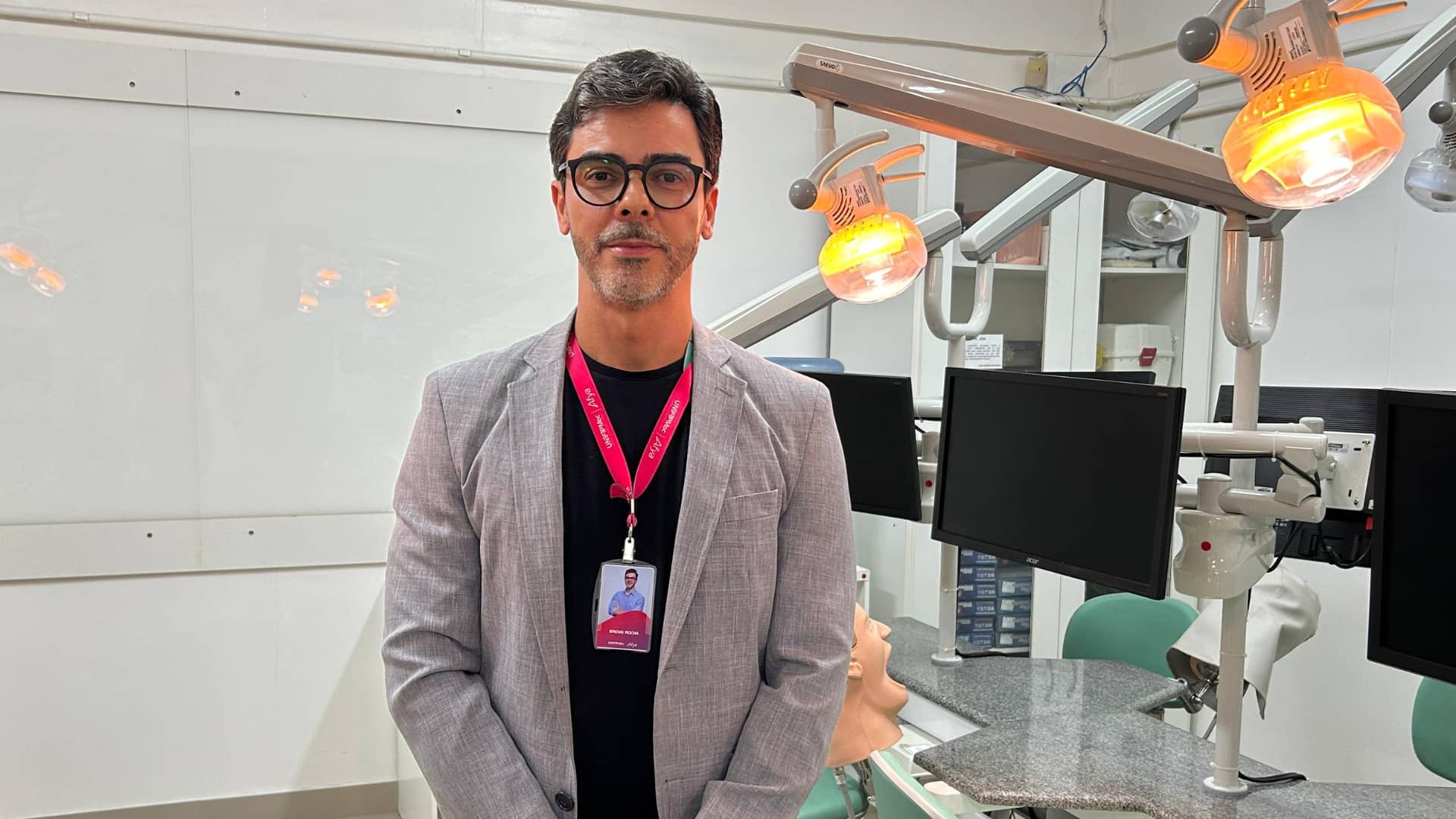 Pesquisa com participação de professor da Afya investiga reações na boca causadas por creme dental