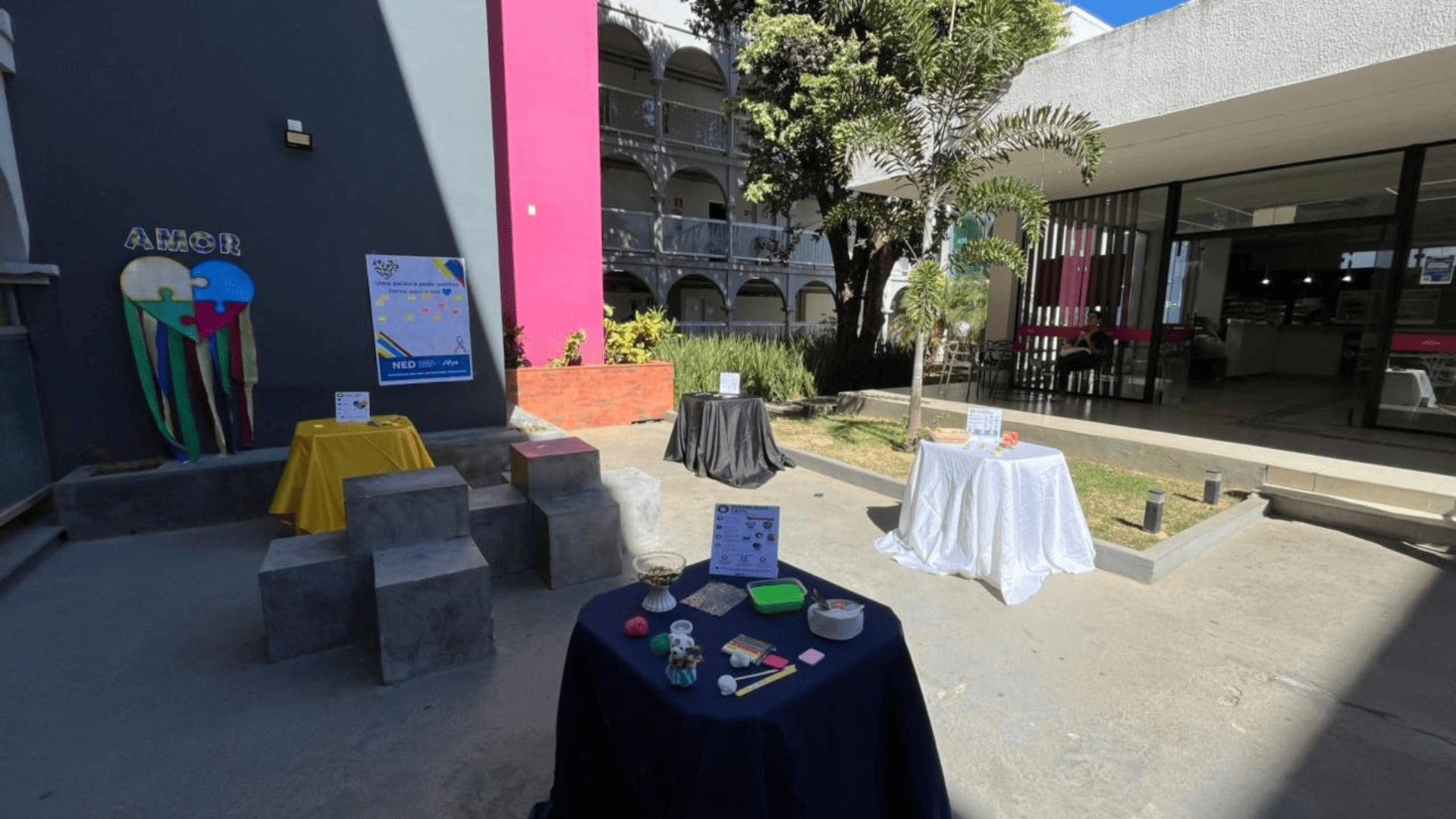 Exposição “Você no Espectro” promove experiência sensorial e conscientização sobre o autismo na Afya Montes Claros