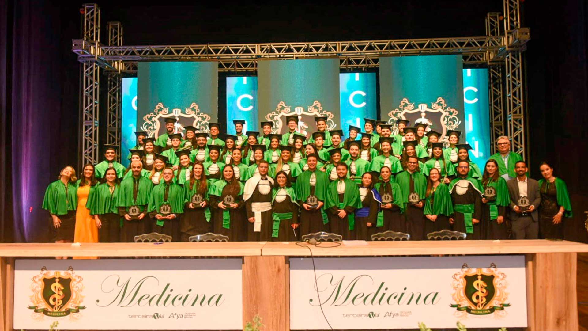 Afya Itabuna diplomou 53 novos médicos da II Turma de Medicina