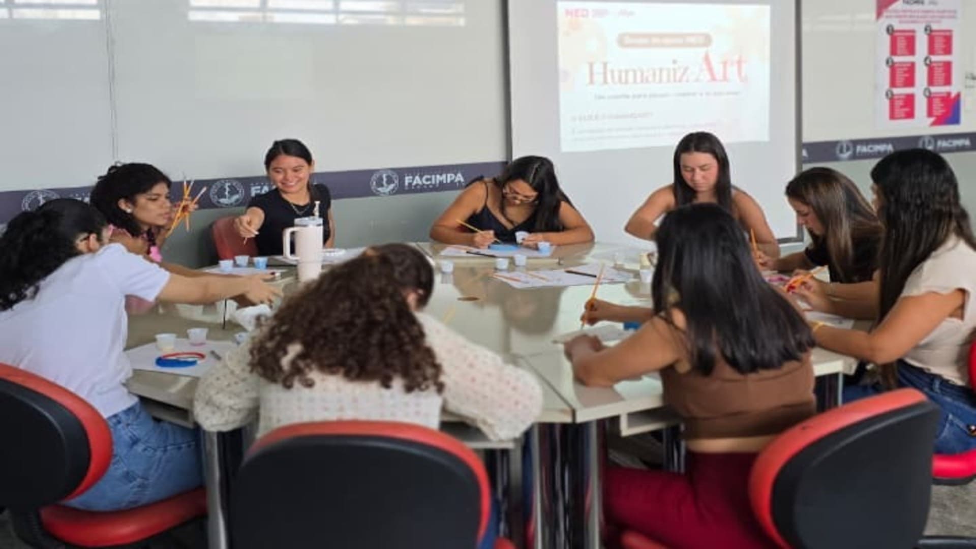 NED promove oficina de arteterapia com pintura em gesso para alunos da Afya Marabá