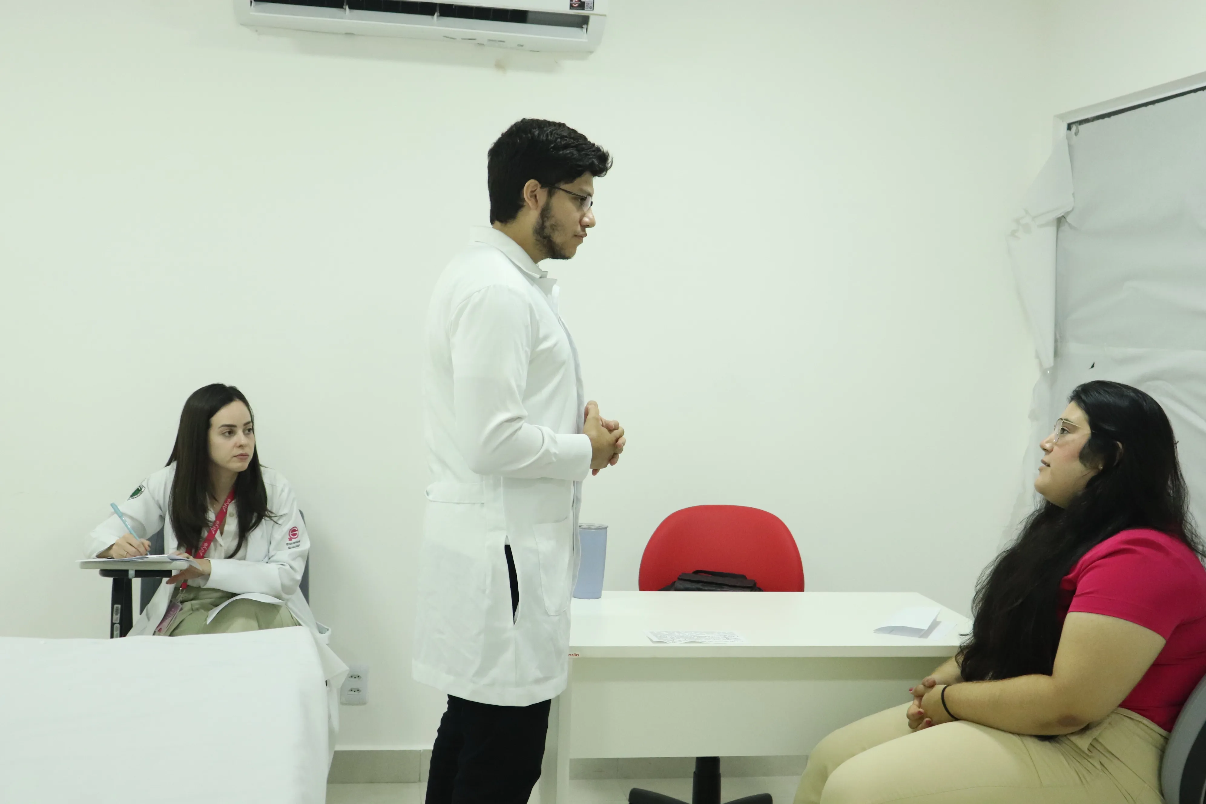 Alunos de Medicina são avaliados no OSCE