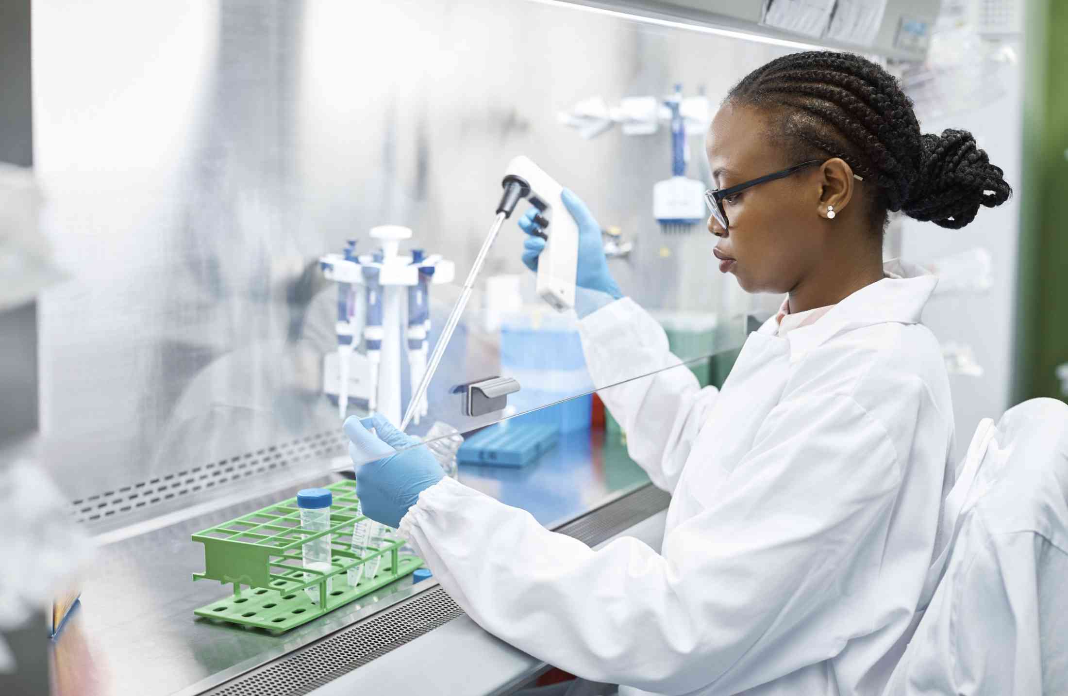 Biológicas ou Humanas: estou em dúvida, como escolher minha área de formação?