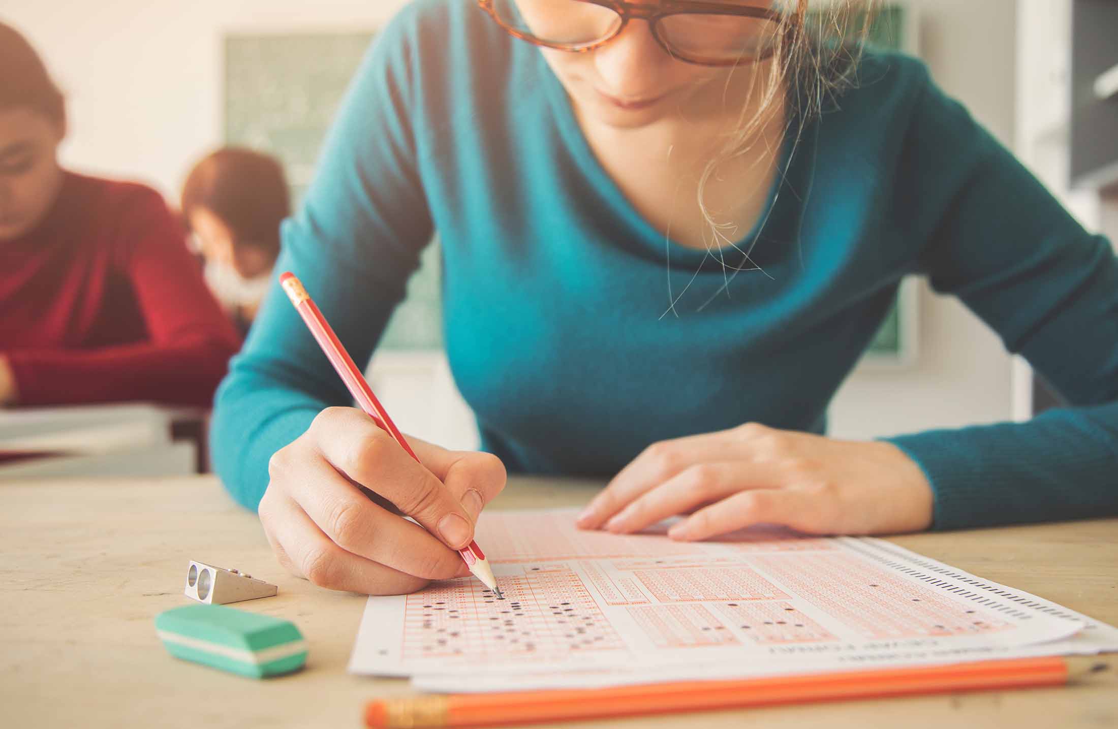 Conheça a Teoria de Resposta ao Item (TRI) e saiba como ela molda sua nota no Enem