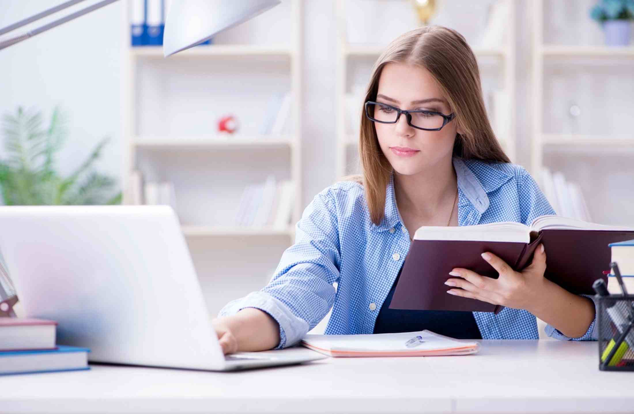 Cursos a distância unem qualidade, preço e uma formação excelente