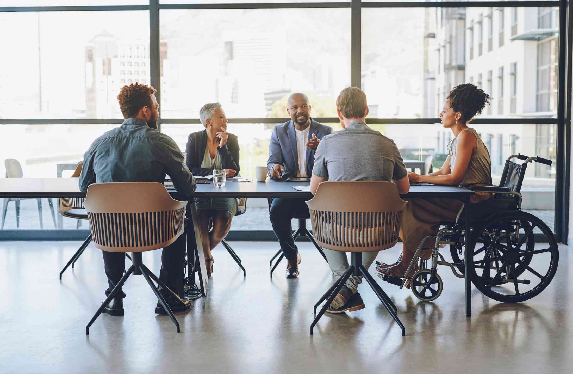 Equidade de gênero e diversidade no mercado de trabalho: 4 desafios enfrentados