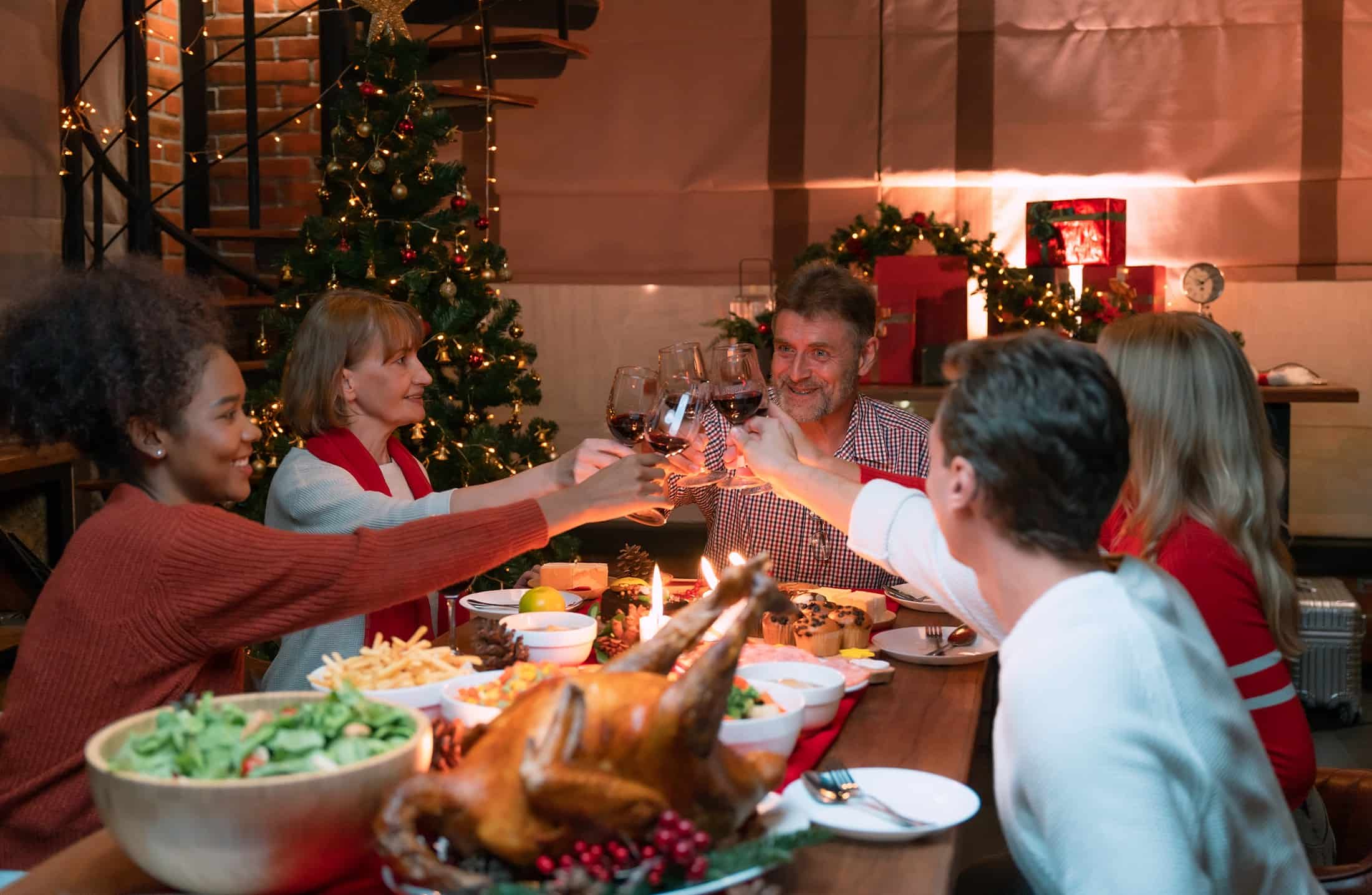 Como fazer boas escolhas alimentares nas festas de fim de ano sem ser o chato da família