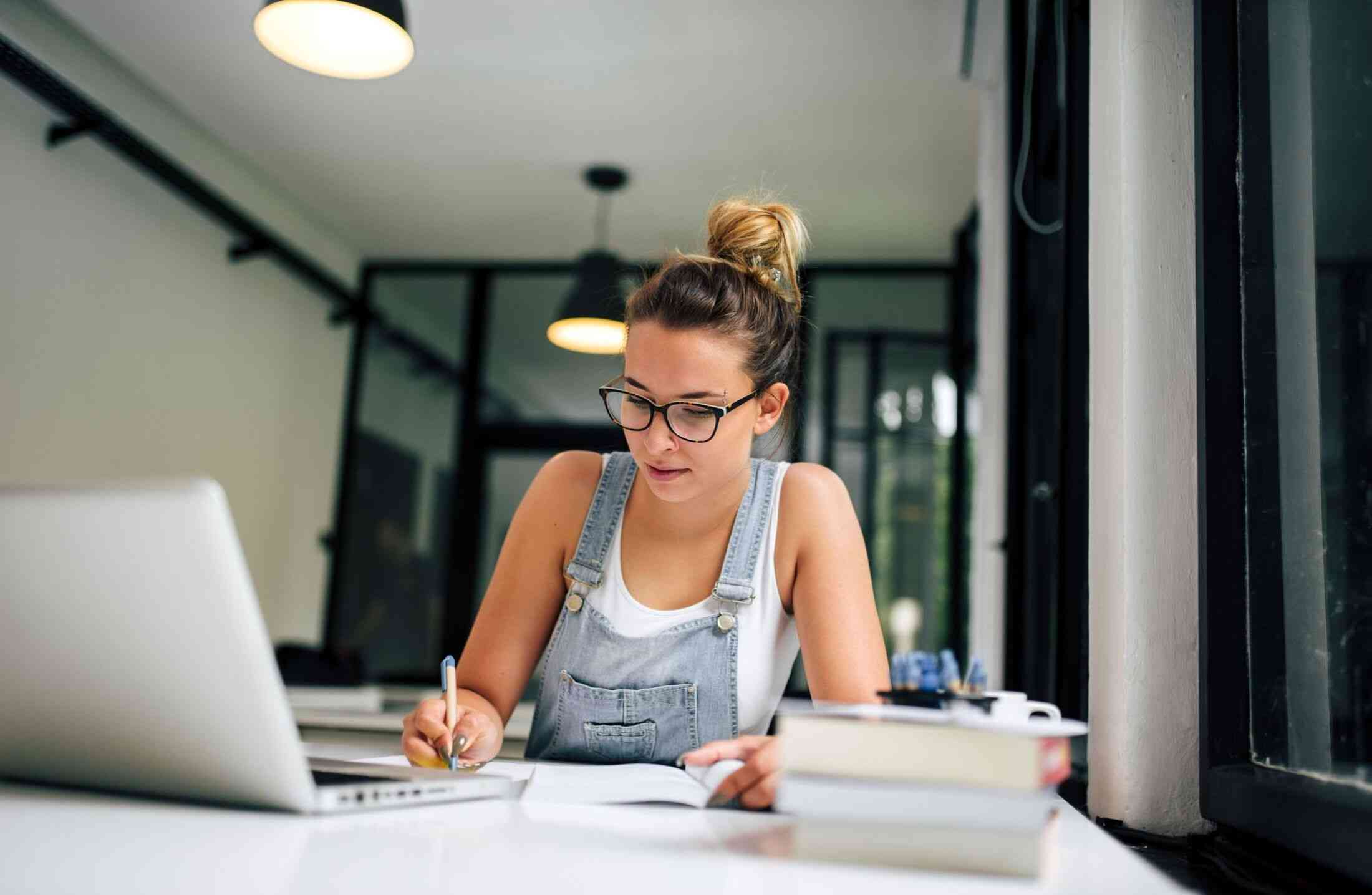 Faculdade e vida social: você consegue equilibrar?