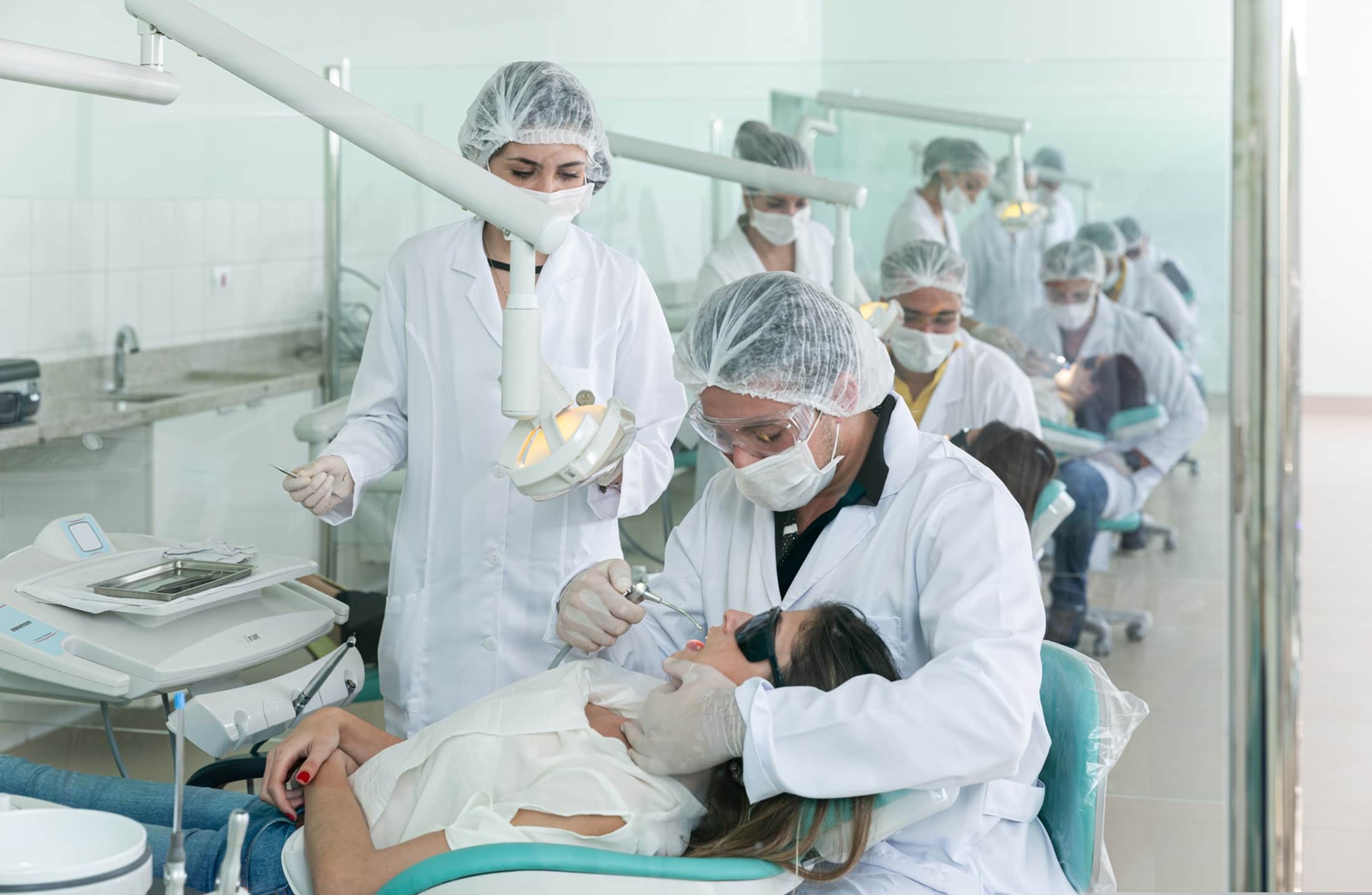 Graduação Híbrida em Saúde: conheça a modalidade, estrutura e benefícios para sua carreira