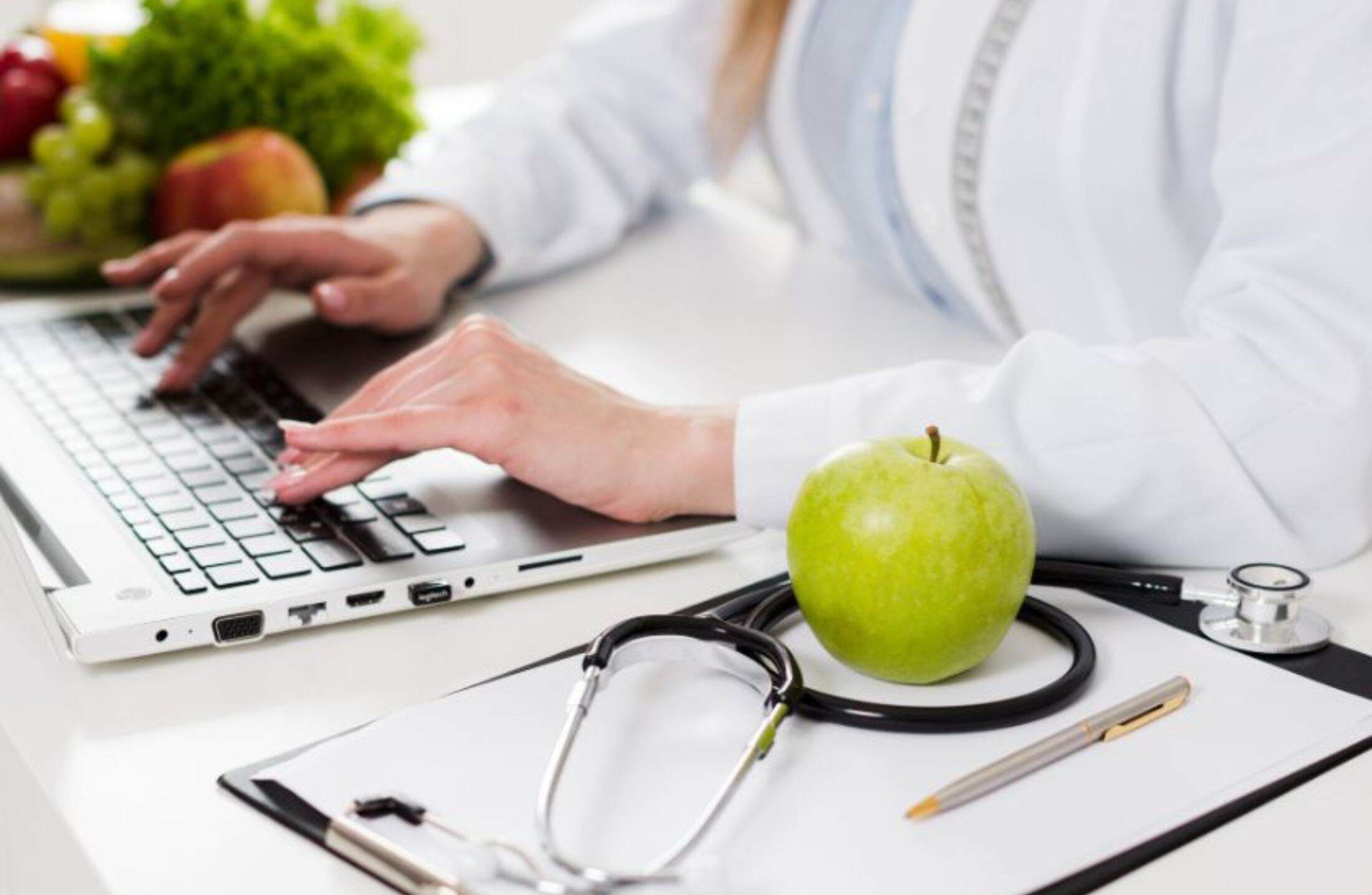 Semiologia nutricional: 8 fatores que são sinais de alerta para nutricionistas
