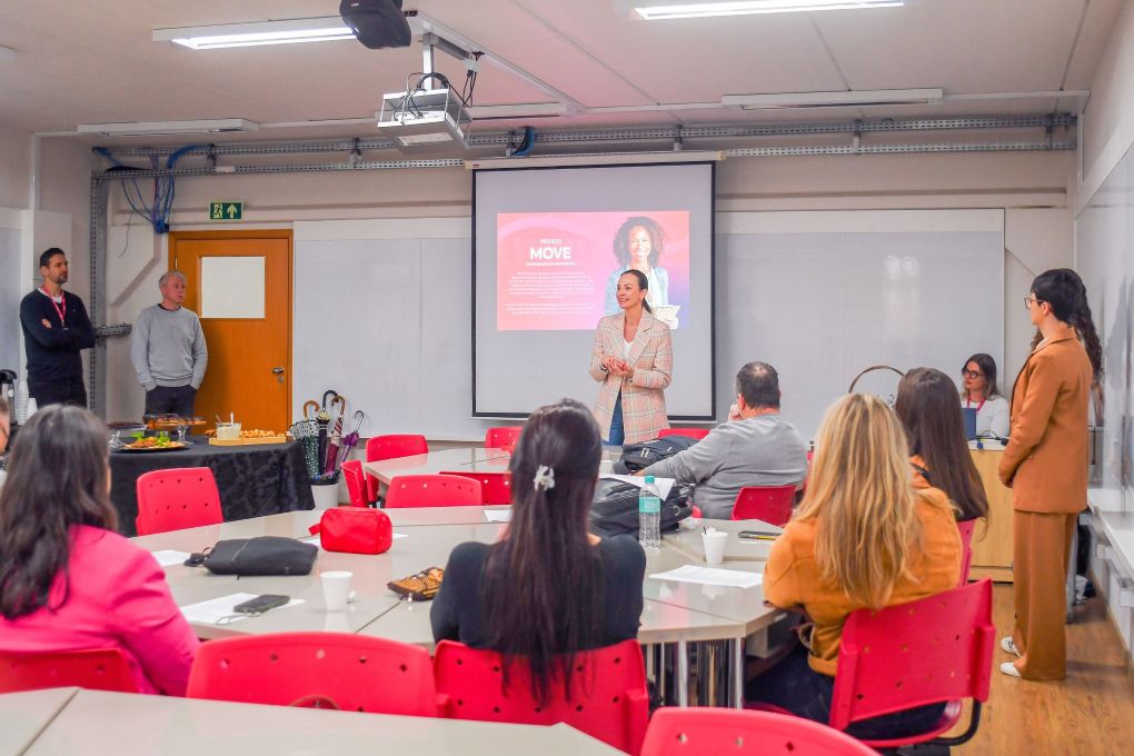 Afya Pato Branco inicia projeto de formação em inteligência artificial e inovação para professores do Ensino Médio
