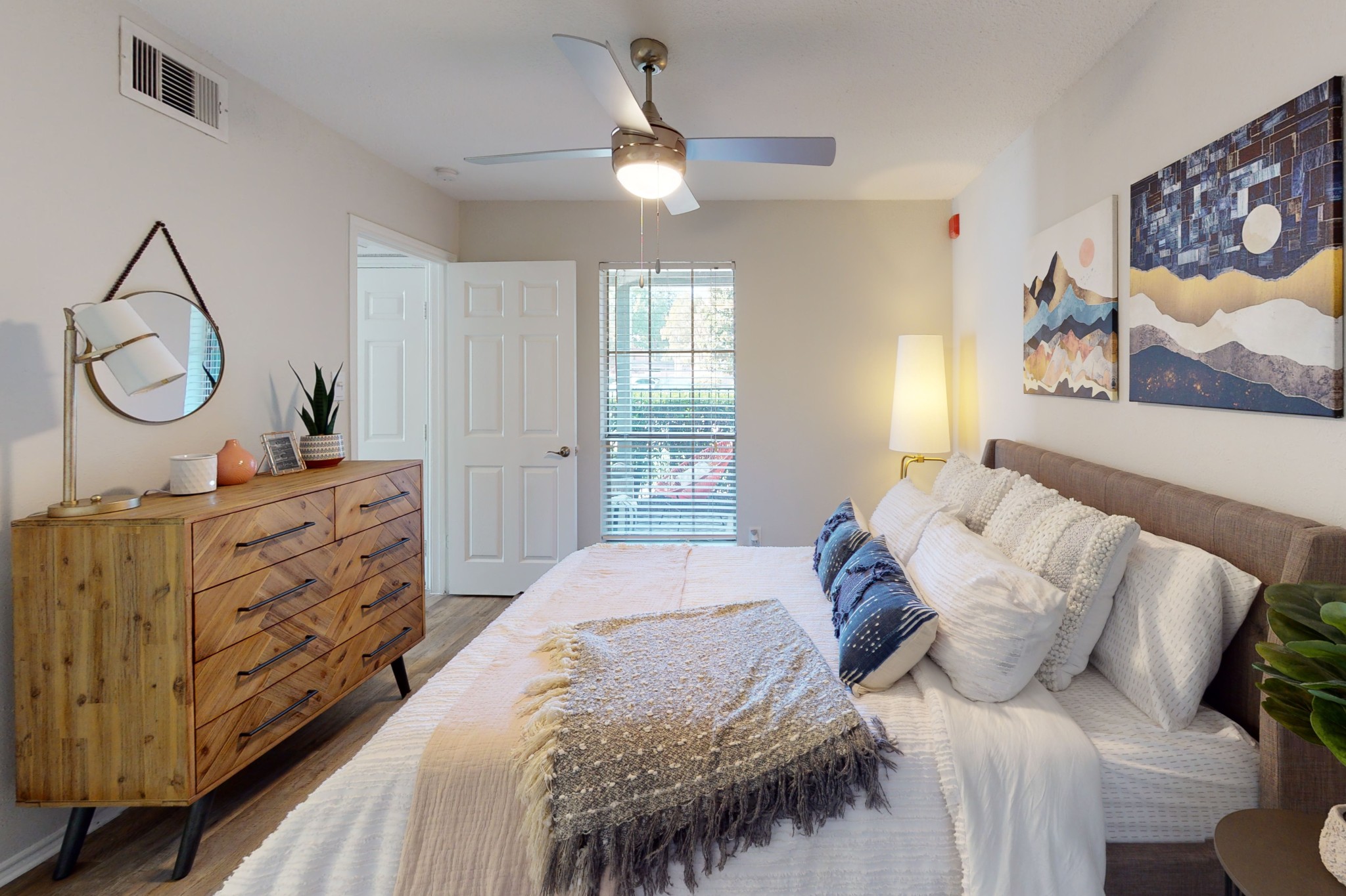Bedroom Model at Chateau on the River Apartments in Fort Worth, Texas
