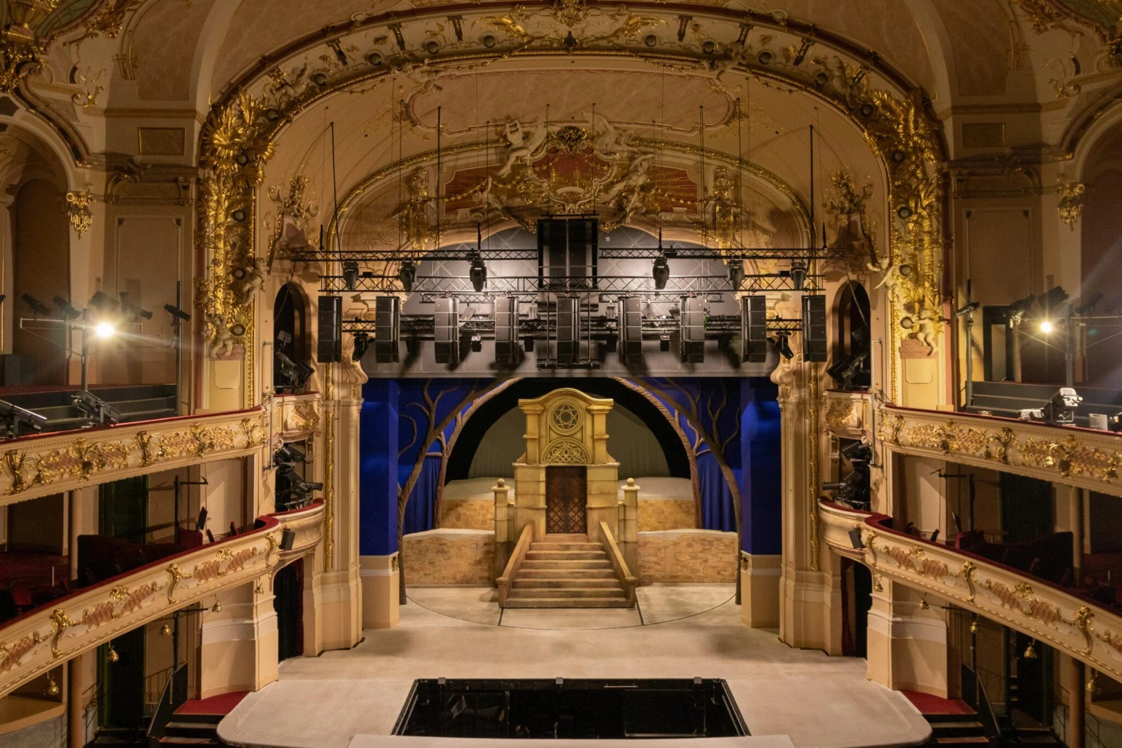 Son immersif & spatialisé – Théâtre de Karlín - Naostage