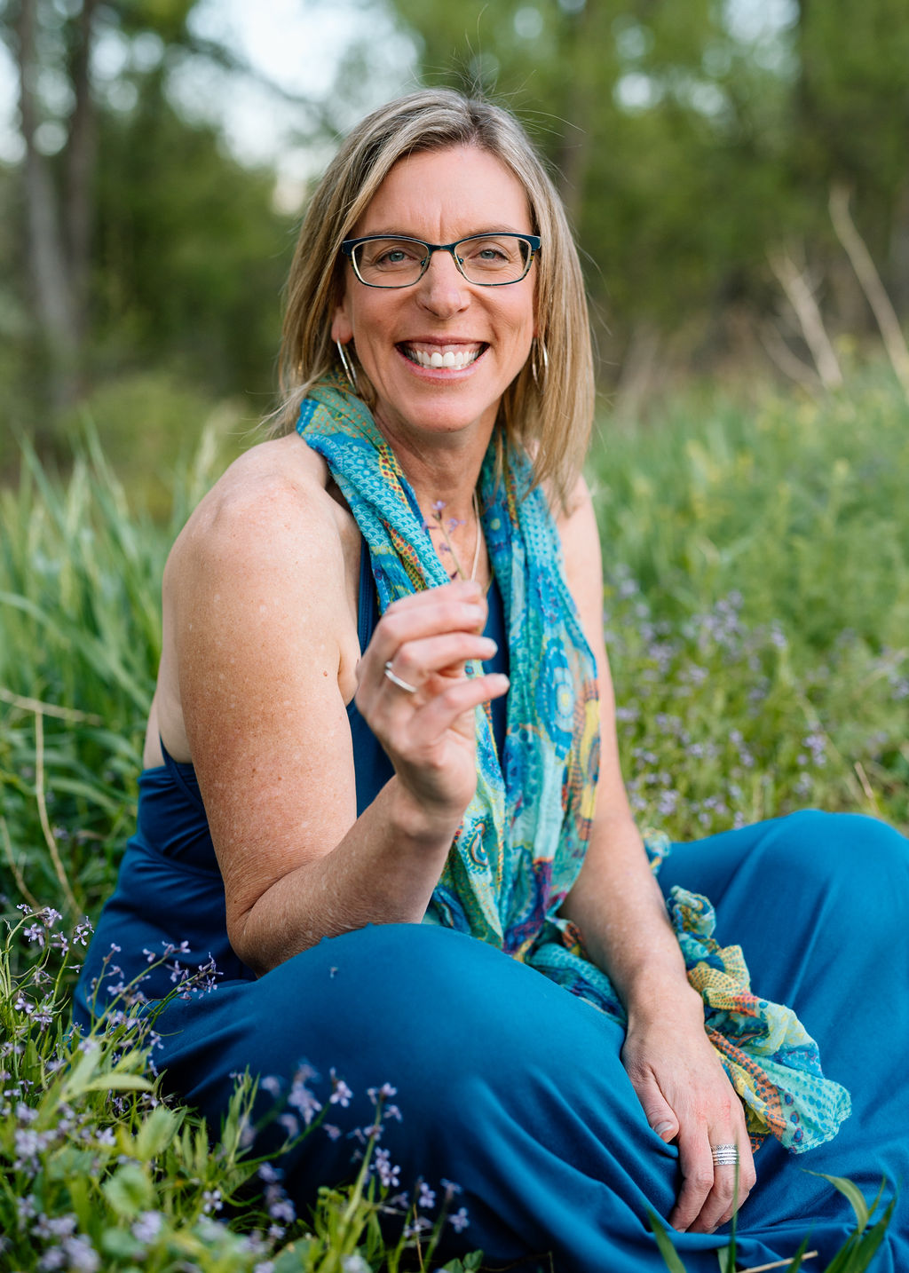 Headshot of Julie Thomas, MA, LPC, NCC Grief and Loss Instructor at Earth-Based Institute.