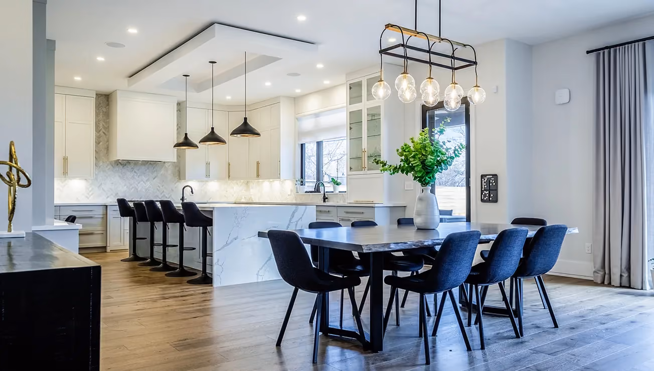 Custom home built by RBA Projects in Springbrook Gardens, Toronto, view 4