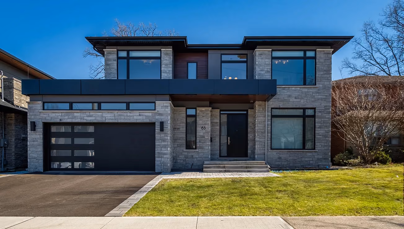 Custom home built by RBA Projects in Springbrook Gardens, Toronto, view 3