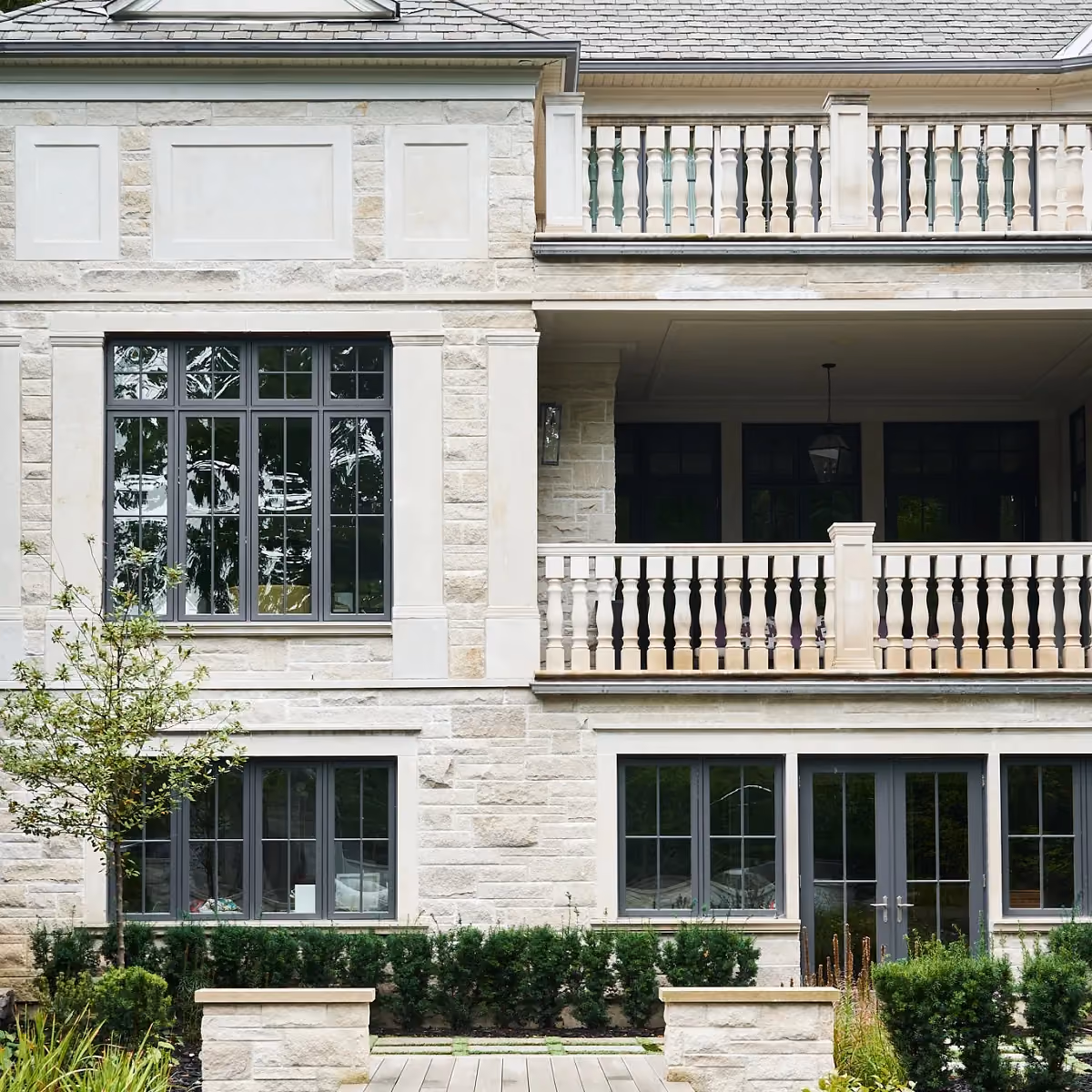Pool, cabana and landscape build by RBA Projects in Old Oakville