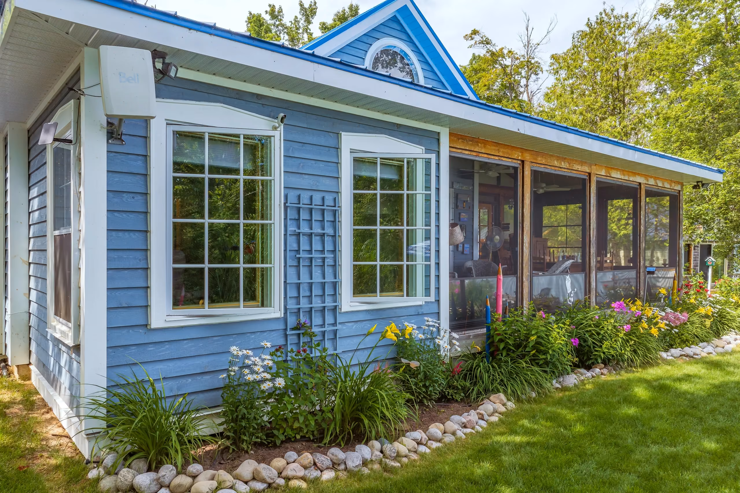 Century farmhouse restored by RBA Projects on Lake Simcoe, Ontario, view 8