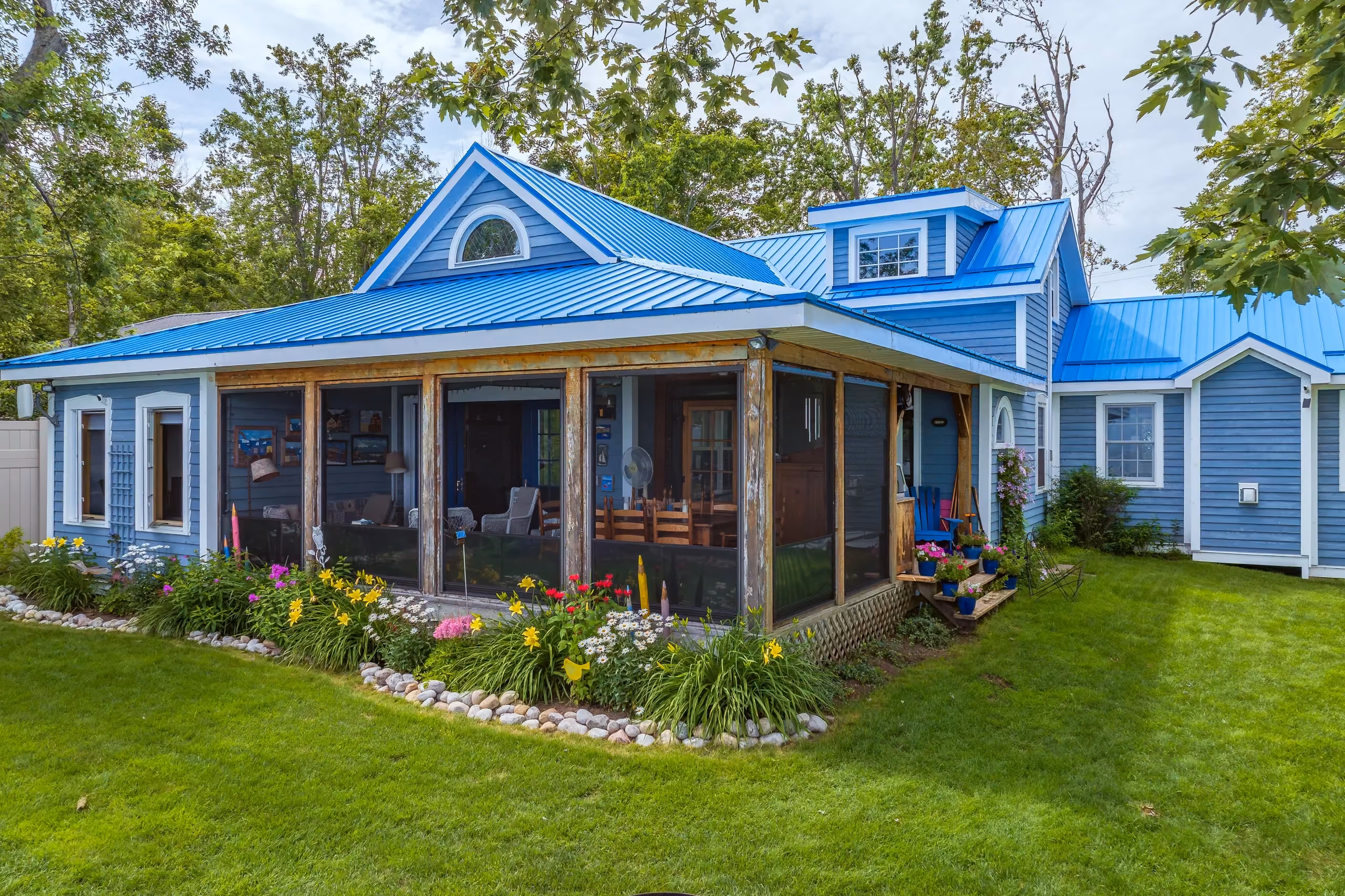 Century farmhouse restored by RBA Projects on Lake Simcoe, Ontario, view 14
