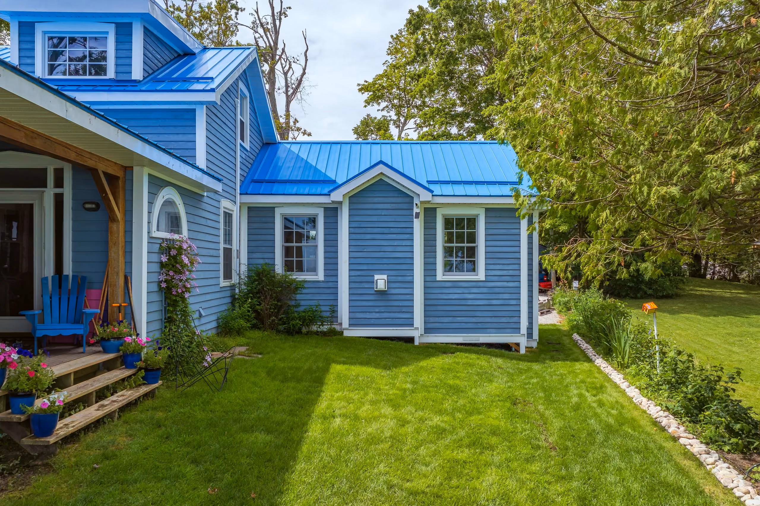 Century farmhouse restored by RBA Projects on Lake Simcoe, Ontario, view 6