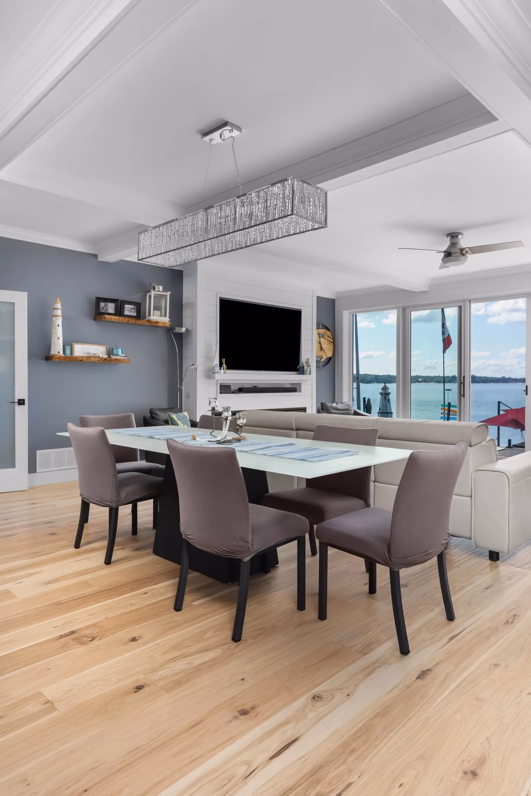 Cottage renovation by RBA Projects in Tiny Township, Georgian Bay, view 13
