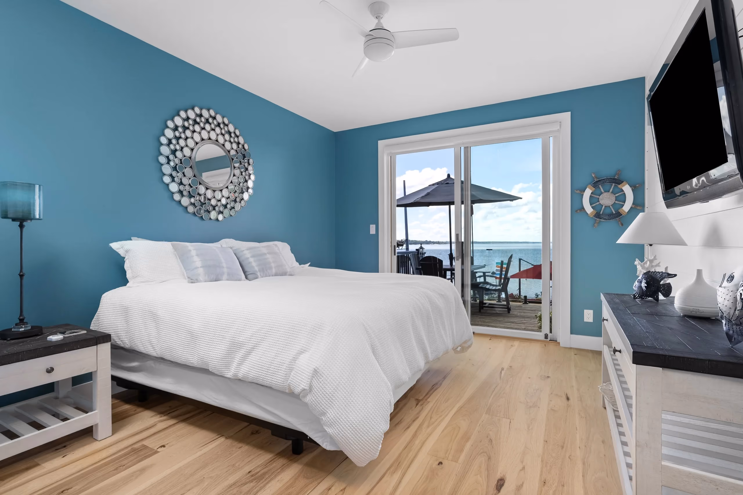 Cottage renovation by RBA Projects in Tiny Township, Georgian Bay, view 20