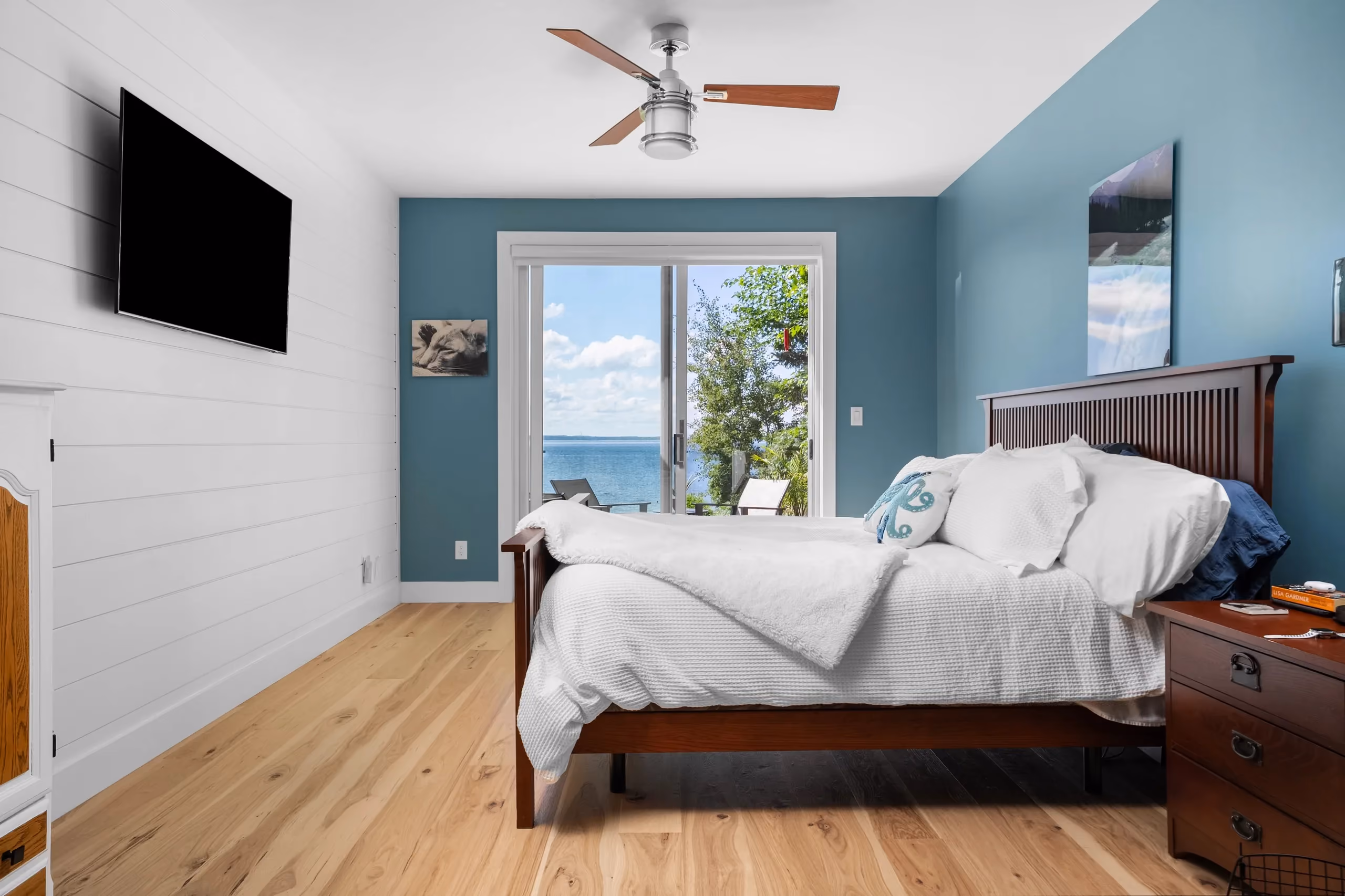 Cottage renovation by RBA Projects in Tiny Township, Georgian Bay, view 18