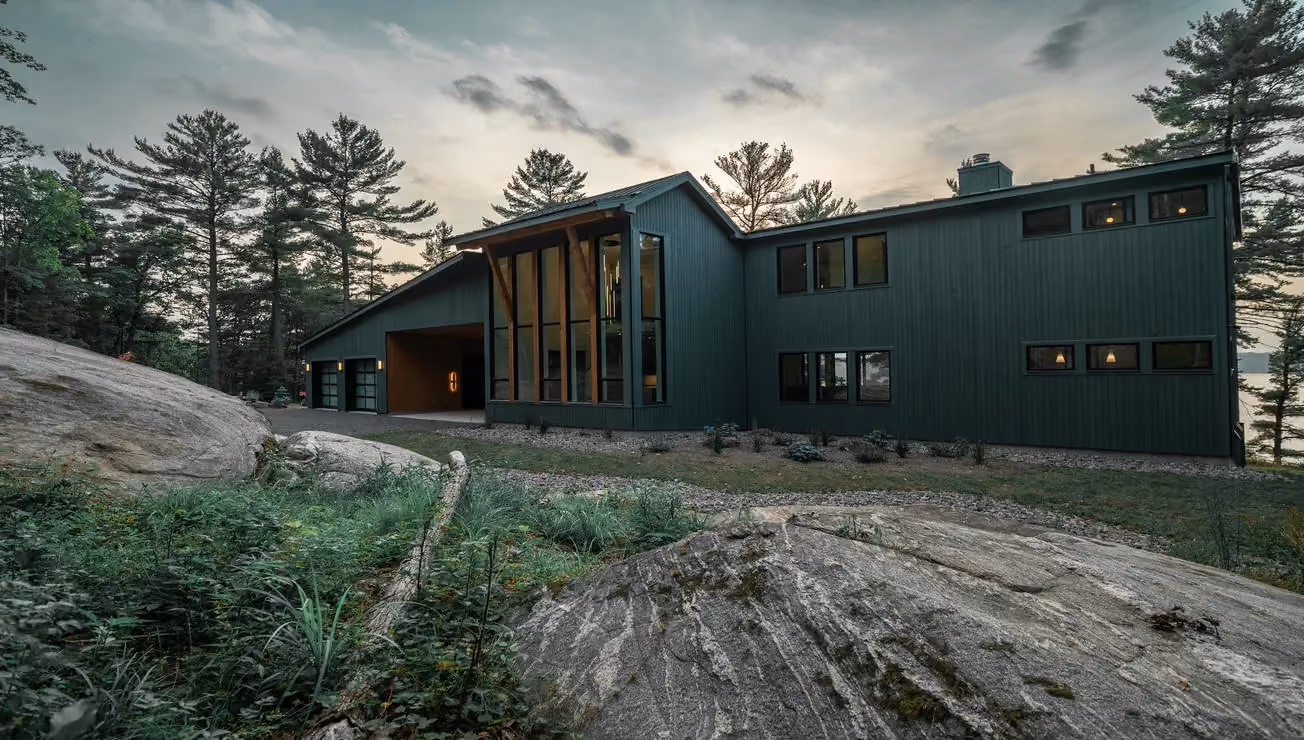 Custom cottage built by RBA Projects on Mill Lake, Muskoka, view 15