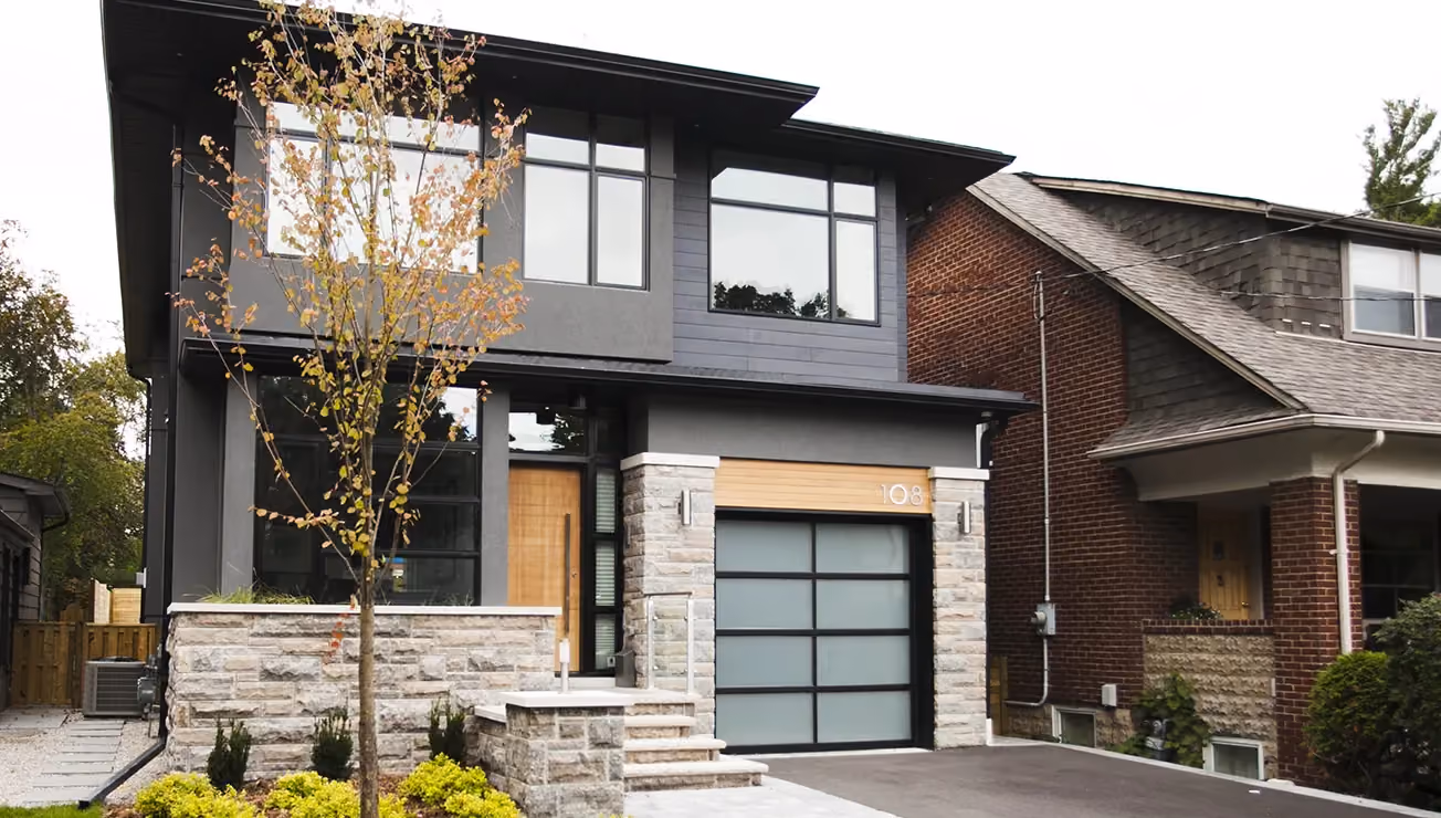 Modern custom home built by RBA Projects in The Kingsway, Toronto, view 3