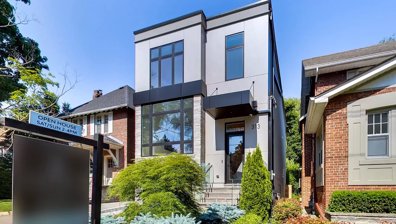 Modern custom home built by RBA Projects in Lytton Park, Toronto, view 3