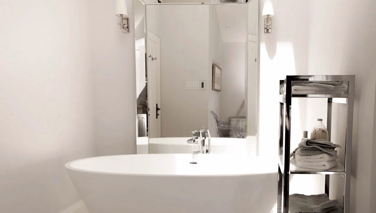 Bungalow renovation by RBA Projects in Thorncrest Village, Toronto, view 14