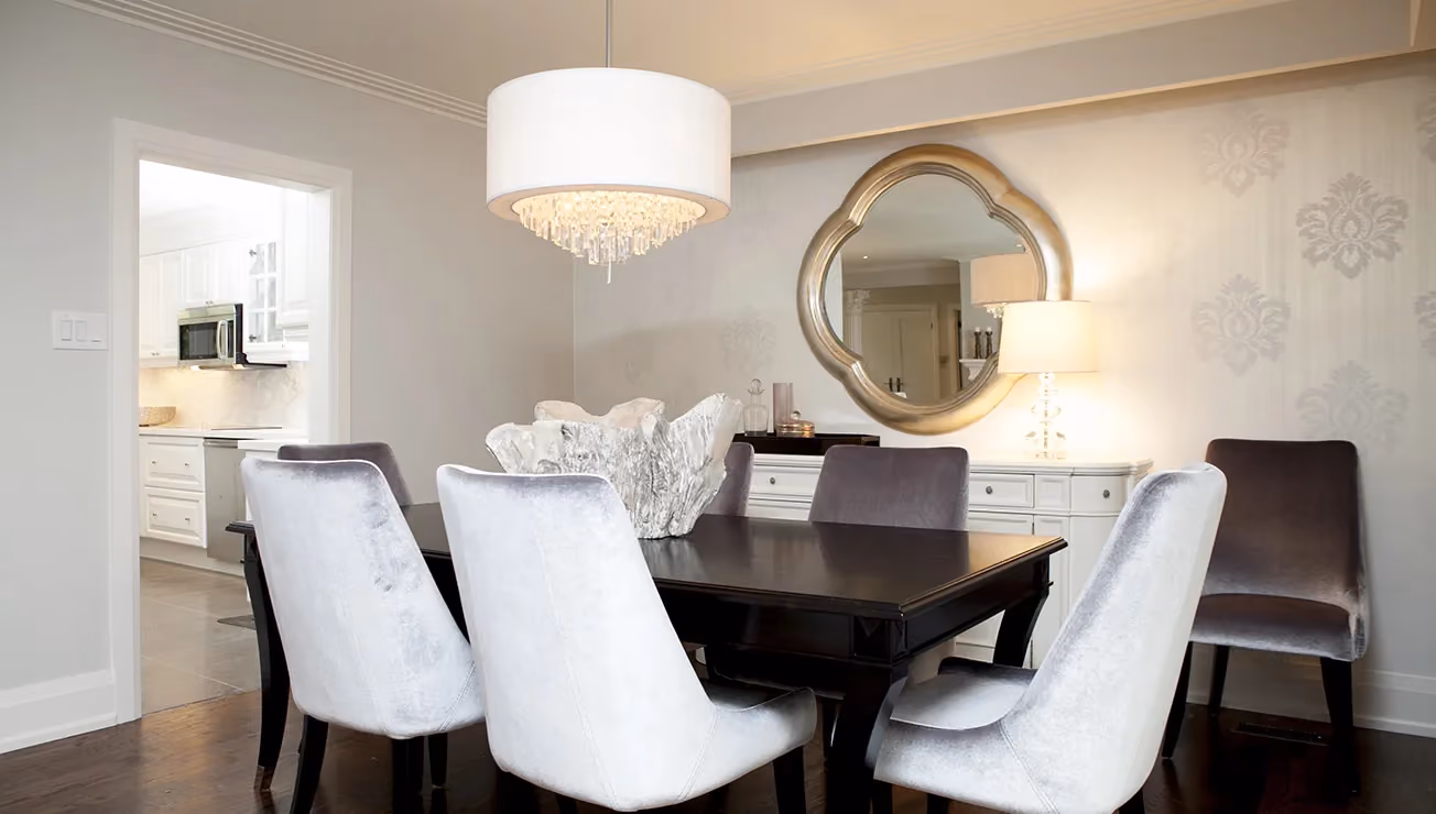 Bungalow renovation by RBA Projects in Thorncrest Village, Toronto, view 12