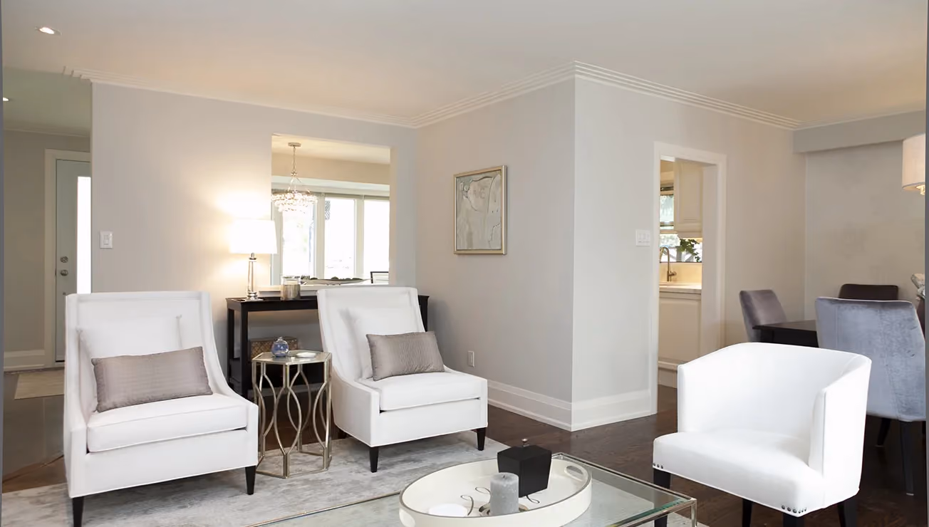 Bungalow renovation by RBA Projects in Thorncrest Village, Toronto, view 10
