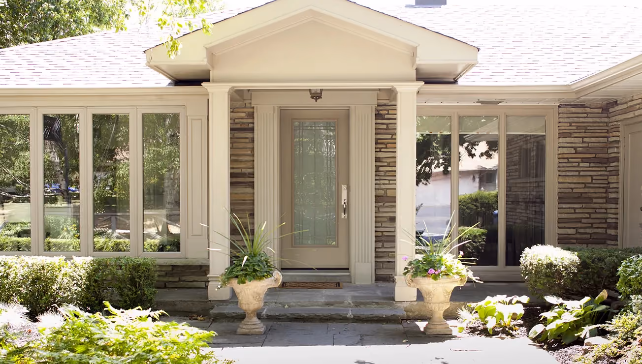 Bungalow renovation by RBA Projects in Thorncrest Village, Toronto