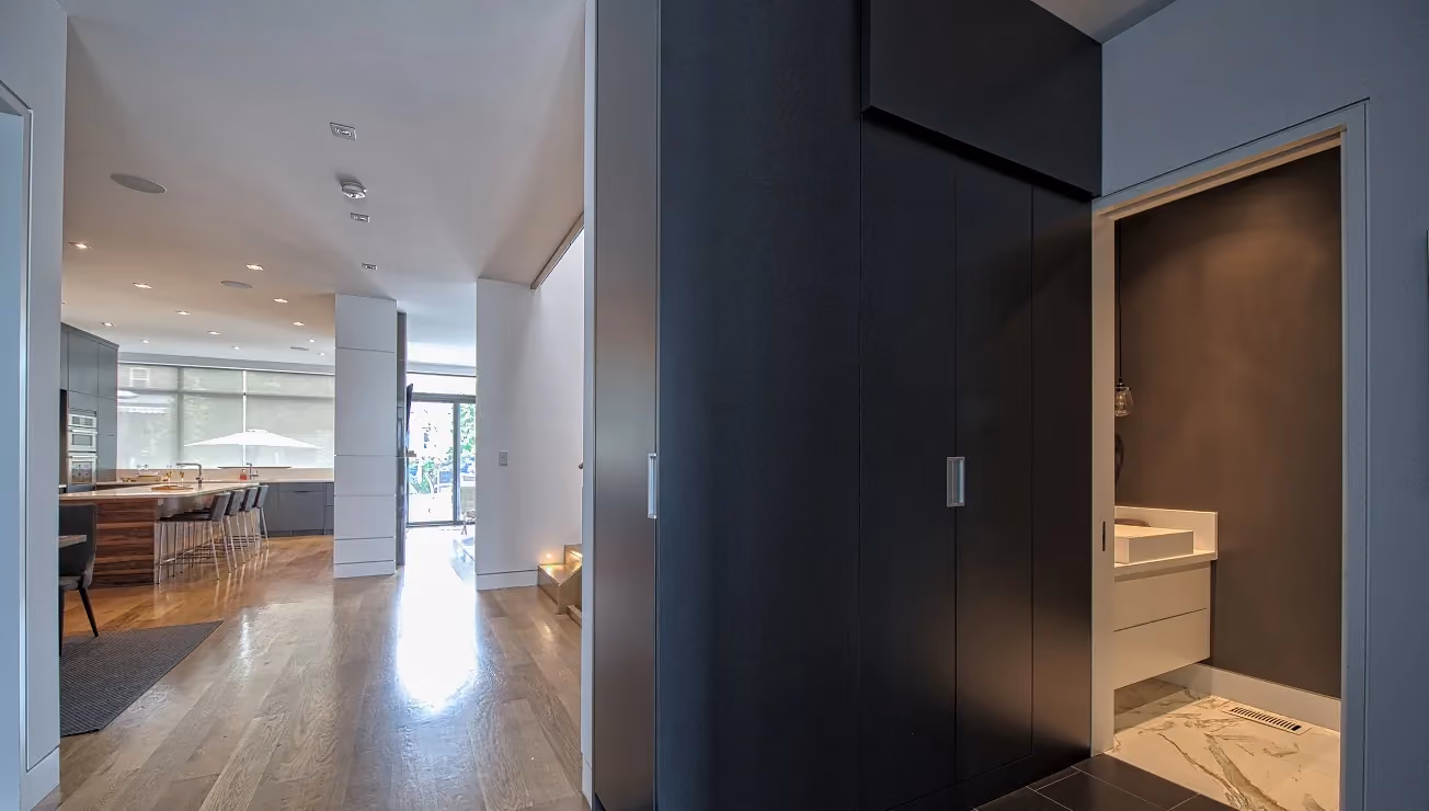 Modern custom home built by RBA Projects in Thompson Orchard, Etobicoke, view 13