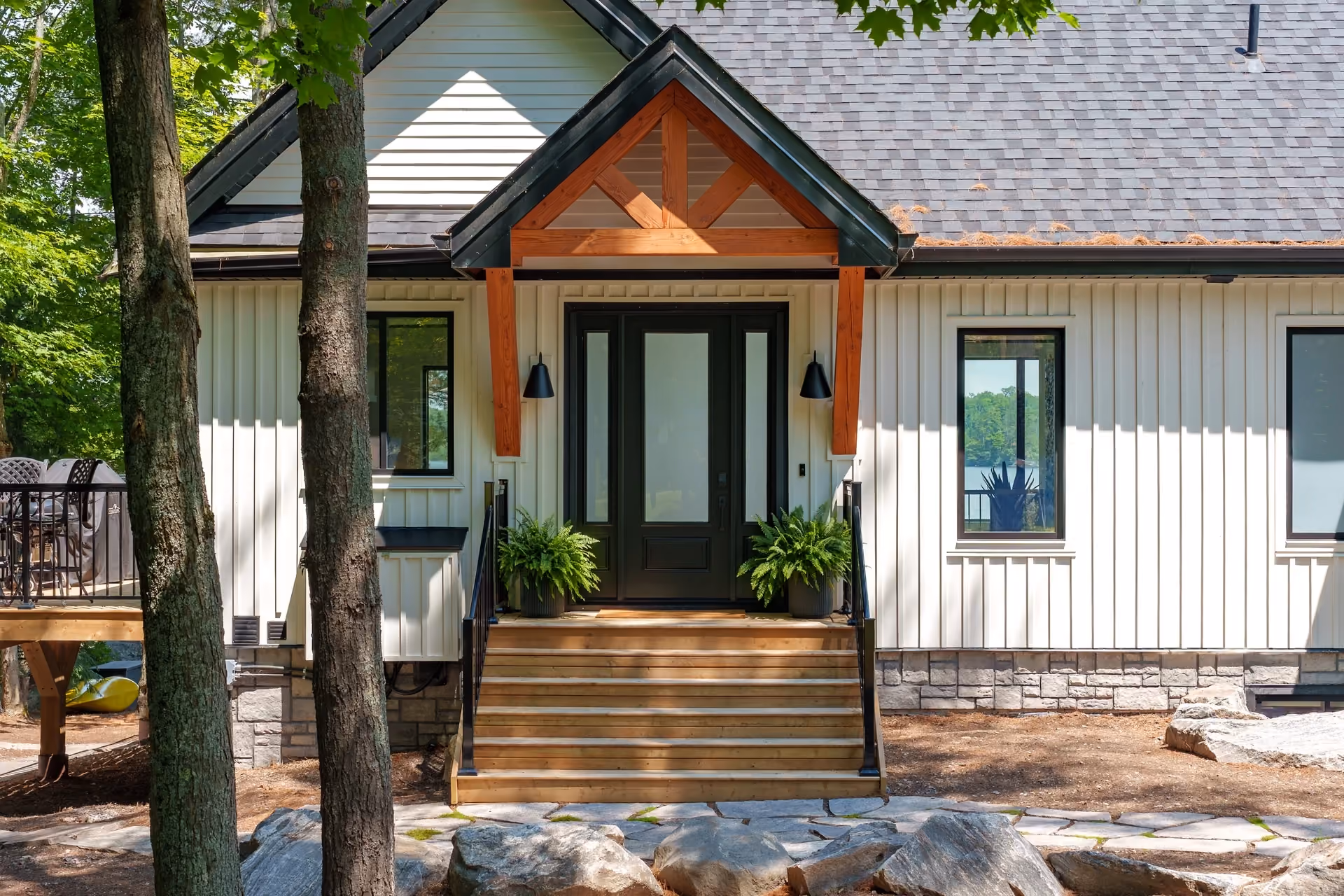 Custom cottage built by RBA Projects at Walker's Point on Lake Muskoka, view 25