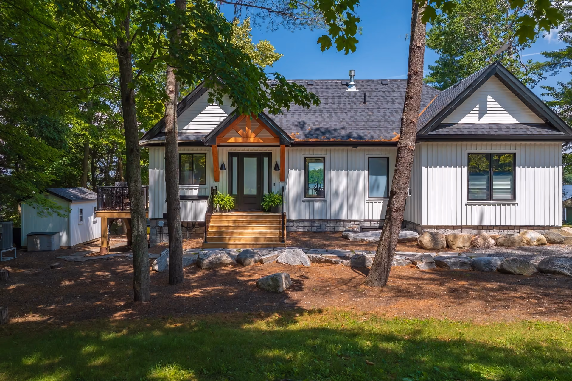 Custom cottage built by RBA Projects at Walker's Point on Lake Muskoka, view 26