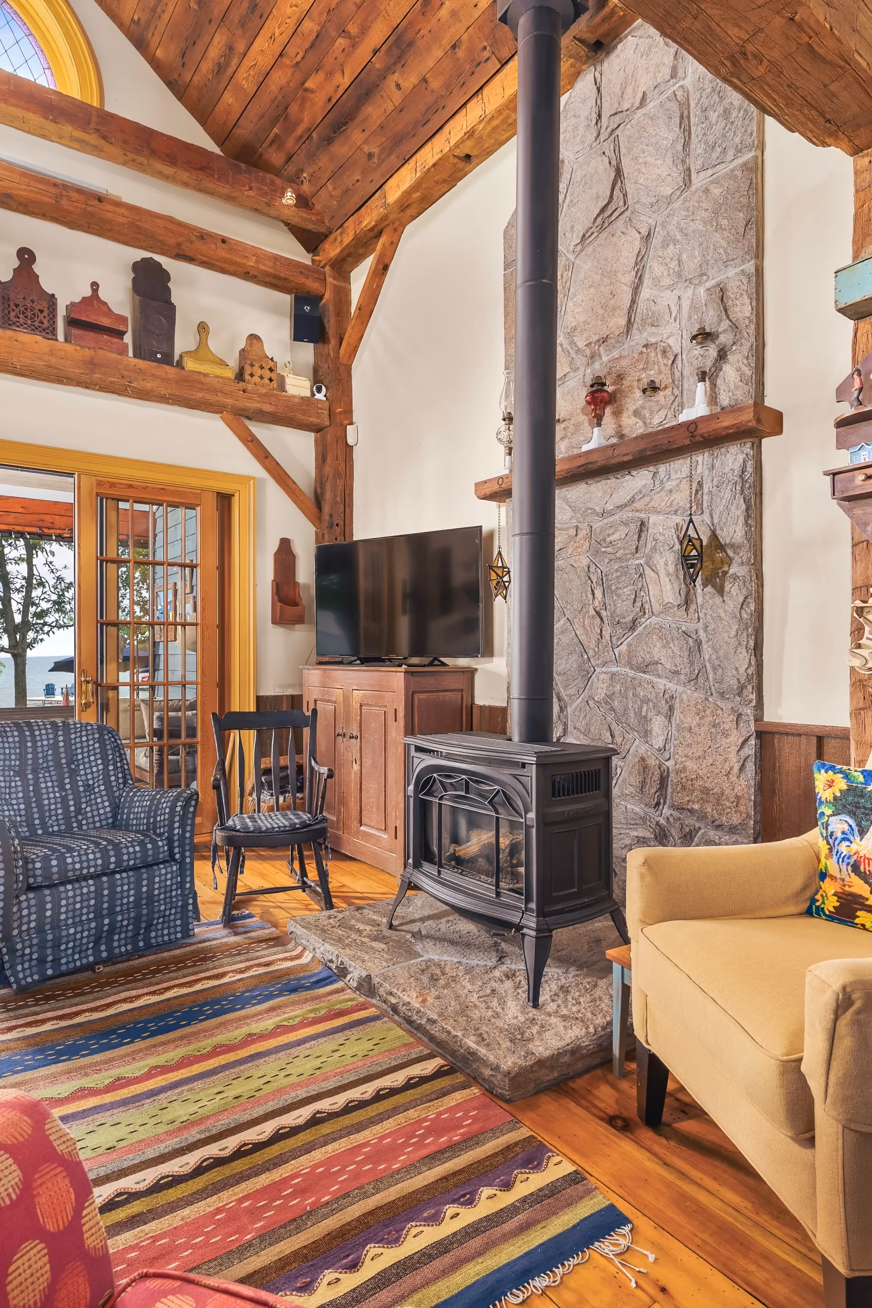 Century farmhouse restored by RBA Projects on Lake Simcoe, Ontario, view 22