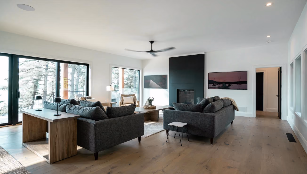 Custom cottage built by RBA Projects on Mill Lake, Muskoka, view 20