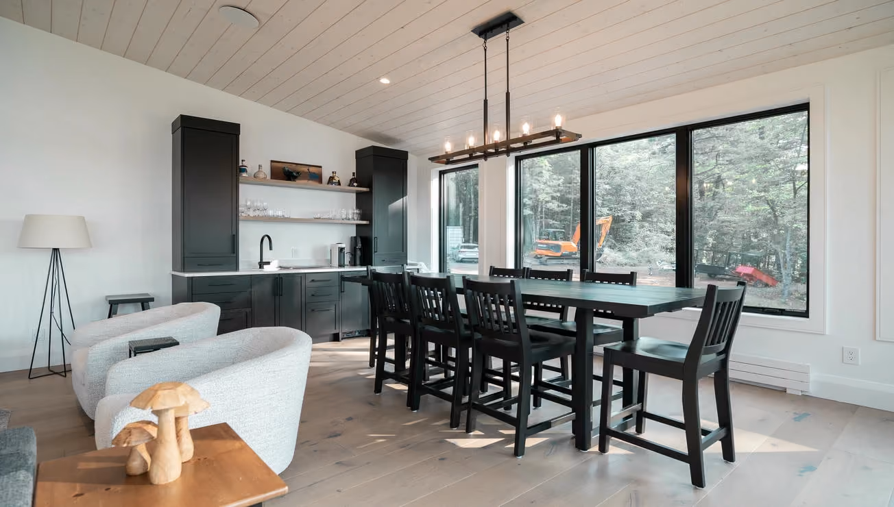 Custom cottage built by RBA Projects on Mill Lake, Muskoka, view 21