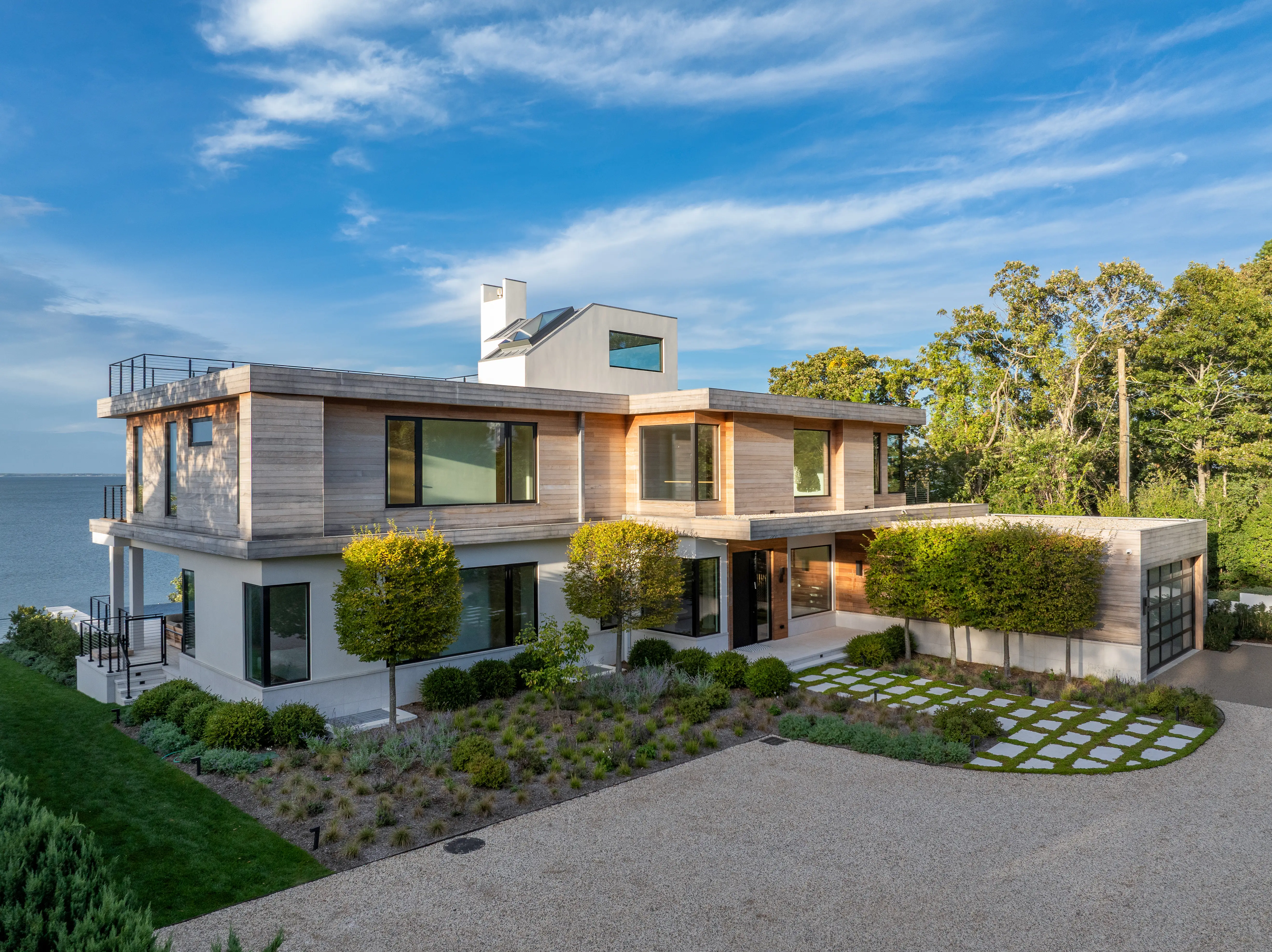 Hamptons landscape architecture for a modern residential property