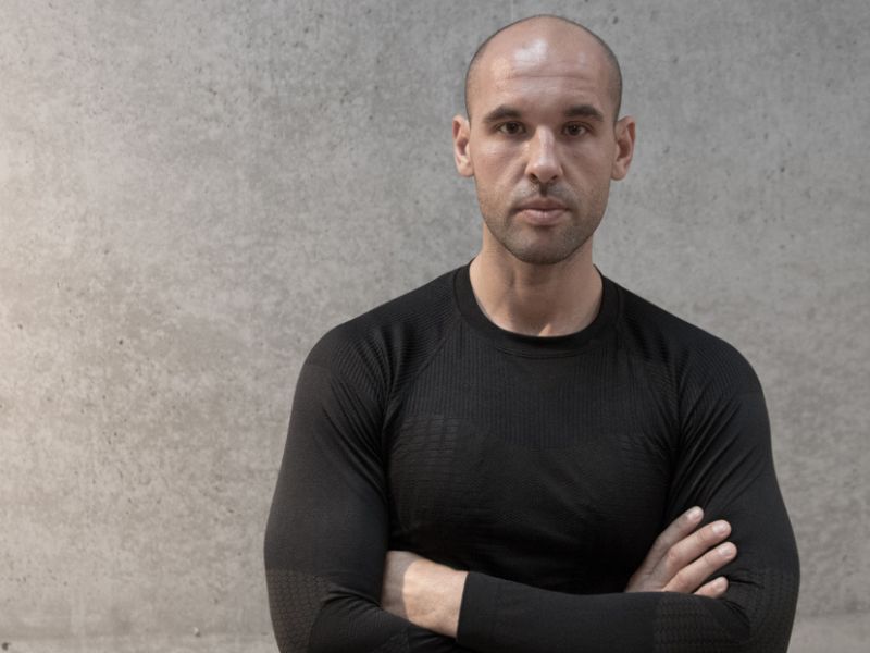 Profesjonalny trener przygotowania motorycznego Wrocław w trakcie planowania periodyzacji dla sportowca.