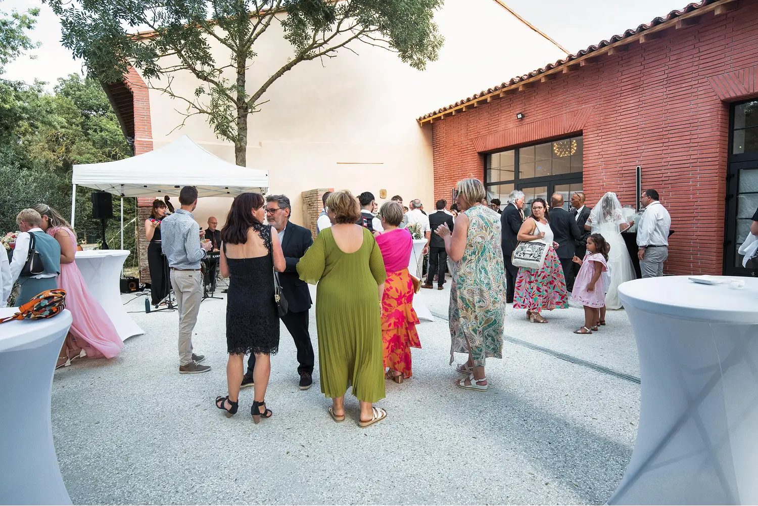 Vin d'honneur convivial au Clos de Montgay, ambiance événement privé